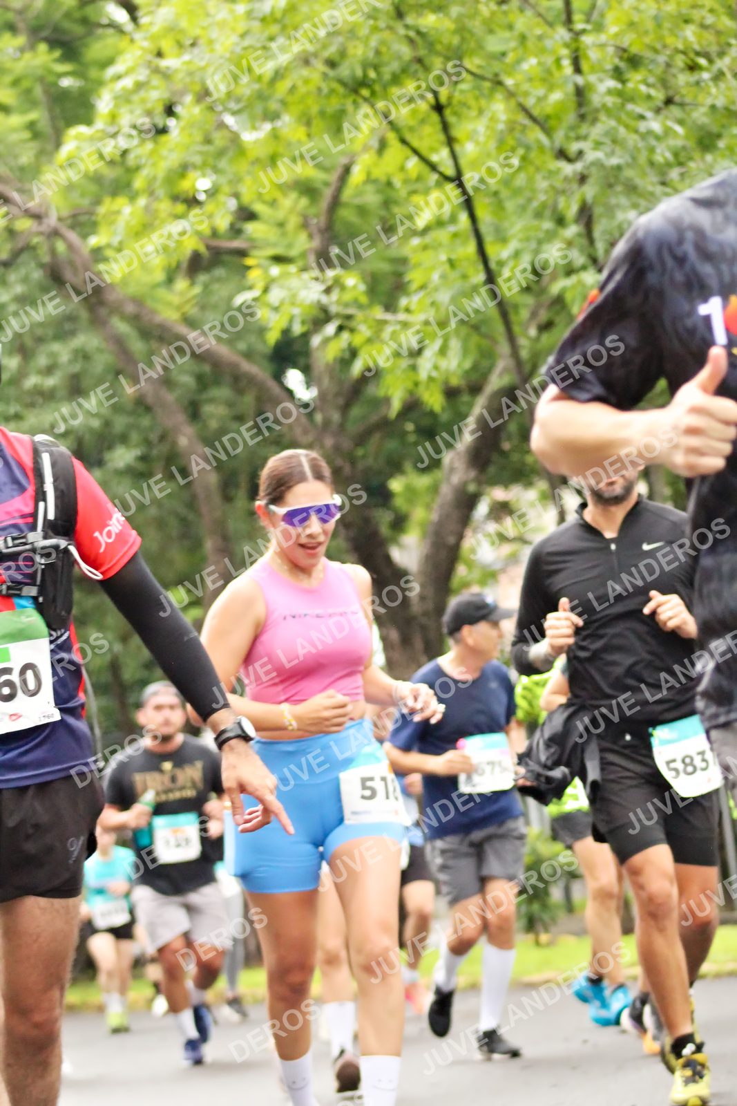 Foto del MEDIO MARATÓN ATLAS en Av. Patria, frente al Parque El Polvorín, Zapopan a las 08:34 · dorsal 518, 60, 1