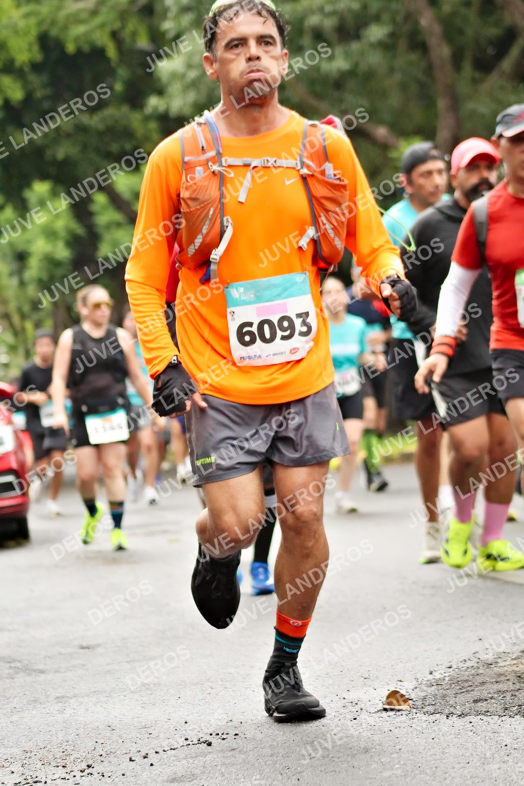 Foto del MEDIO MARATÓN ATLAS en Av. Patria, frente al Parque El Polvorín, Zapopan a las 08:36 · dorsal 6093