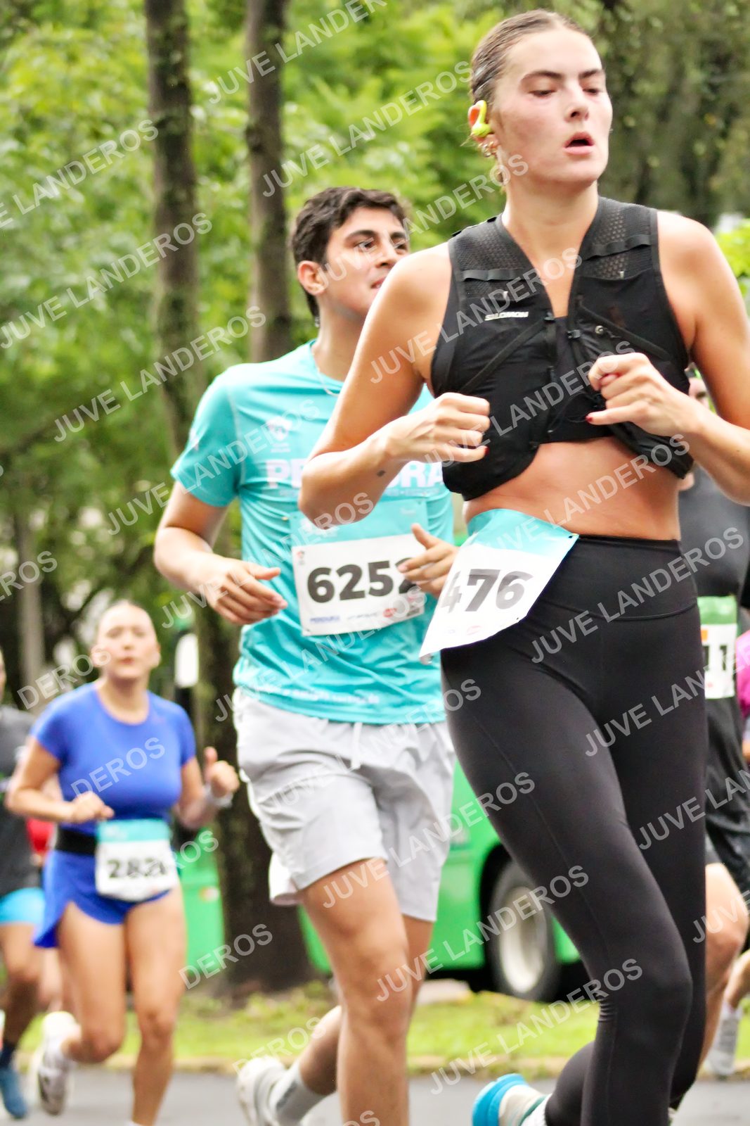Foto del MEDIO MARATÓN ATLAS en Av. Patria, frente al Parque El Polvorín, Zapopan a las 08:27 · dorsal 625, 476, 2826, 1