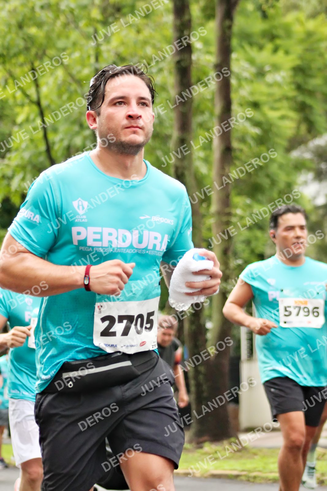 Foto del MEDIO MARATÓN ATLAS en Av. Patria, frente al Parque El Polvorín, Zapopan a las 08:39 · dorsal 2705, 5796