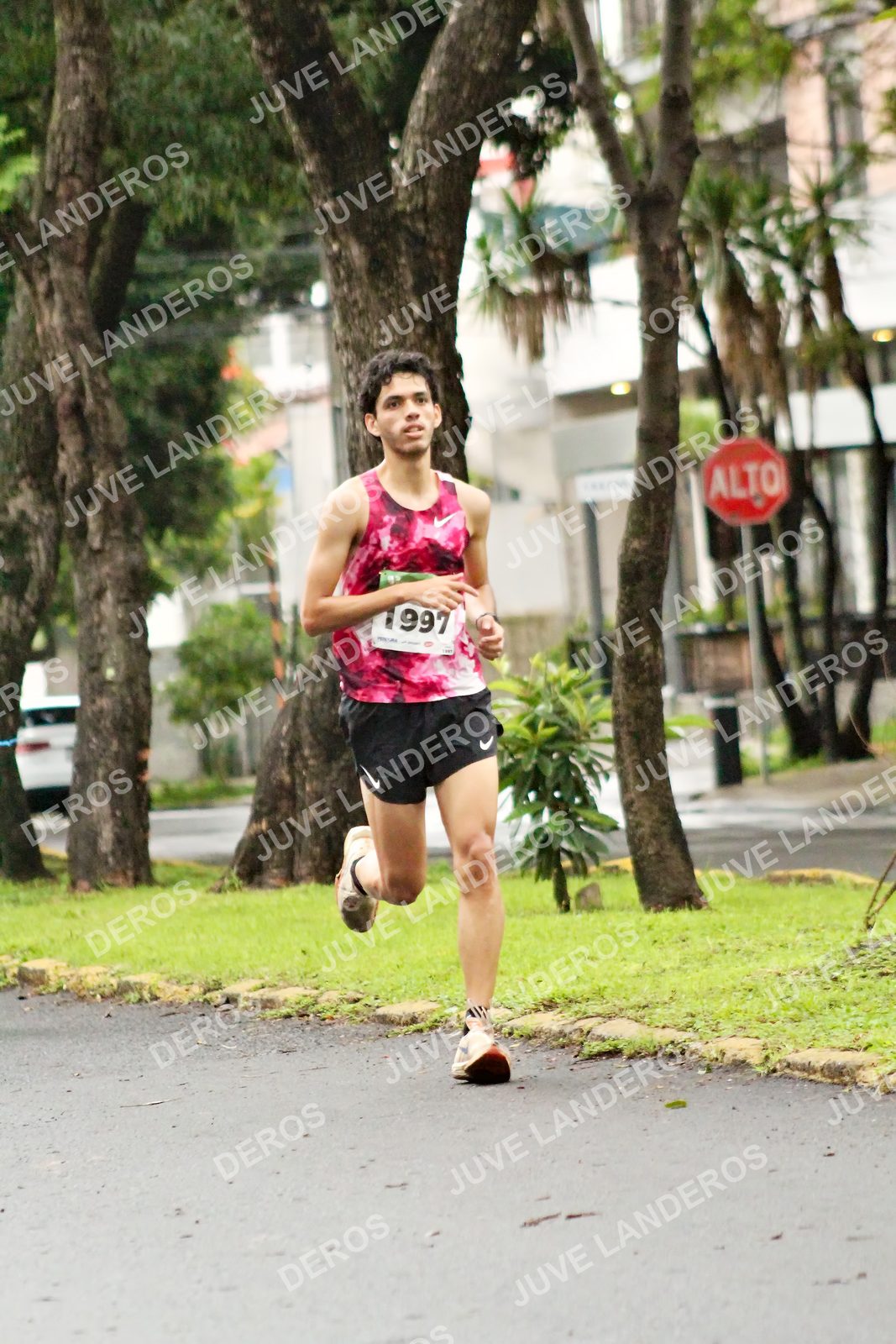 Foto del MEDIO MARATÓN ATLAS en Av. Patria, frente al Parque El Polvorín, Zapopan a las 08:00 · dorsal 1997