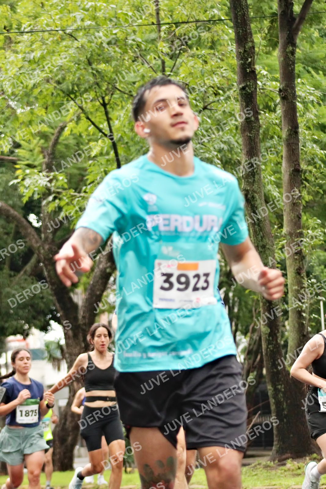 Foto del MEDIO MARATÓN ATLAS en Av. Patria, frente al Parque El Polvorín, Zapopan a las 08:21 · dorsal 3923, 1875