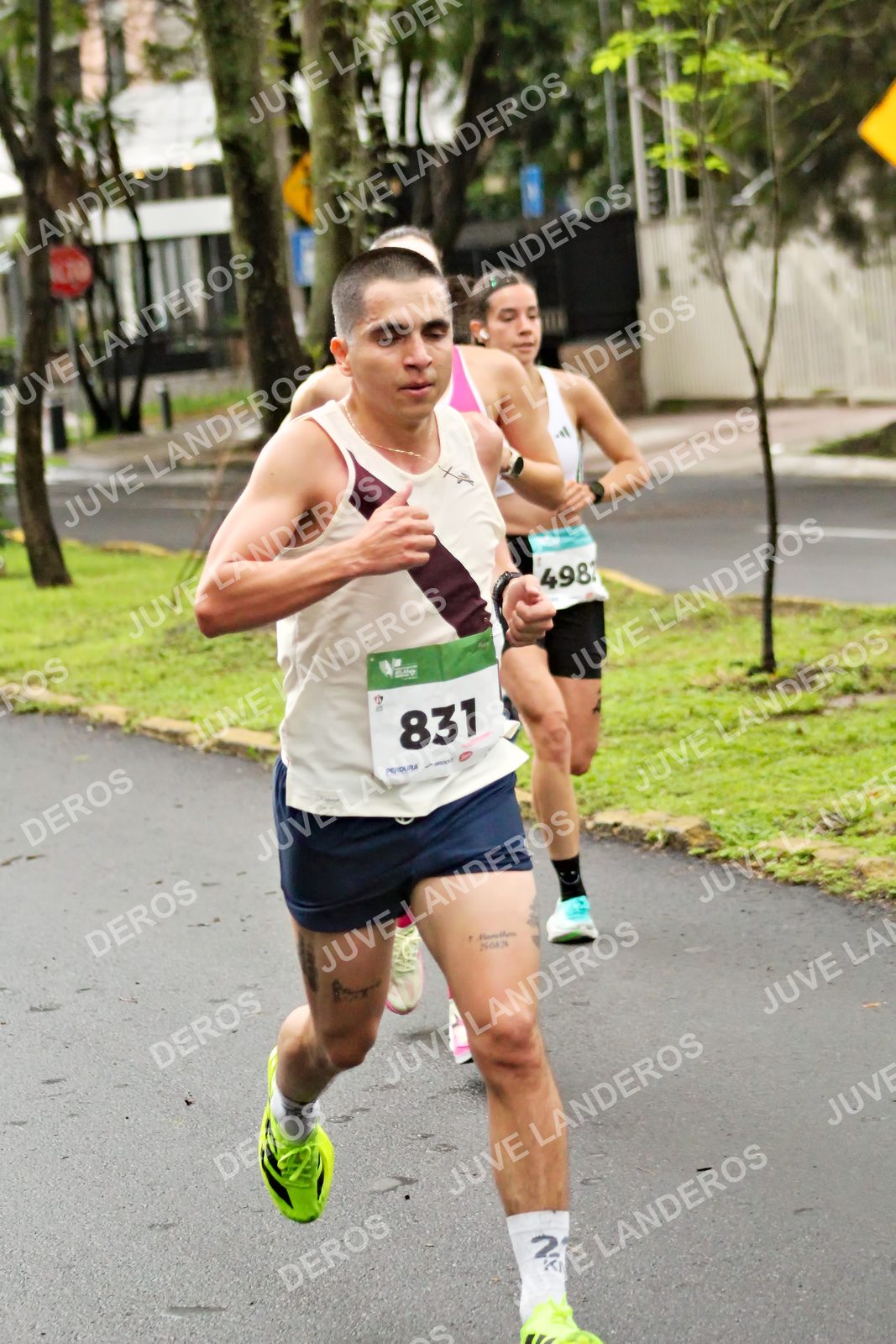 Foto del MEDIO MARATÓN ATLAS en Av. Patria, frente al Parque El Polvorín, Zapopan a las 08:02 · dorsal 831, 2