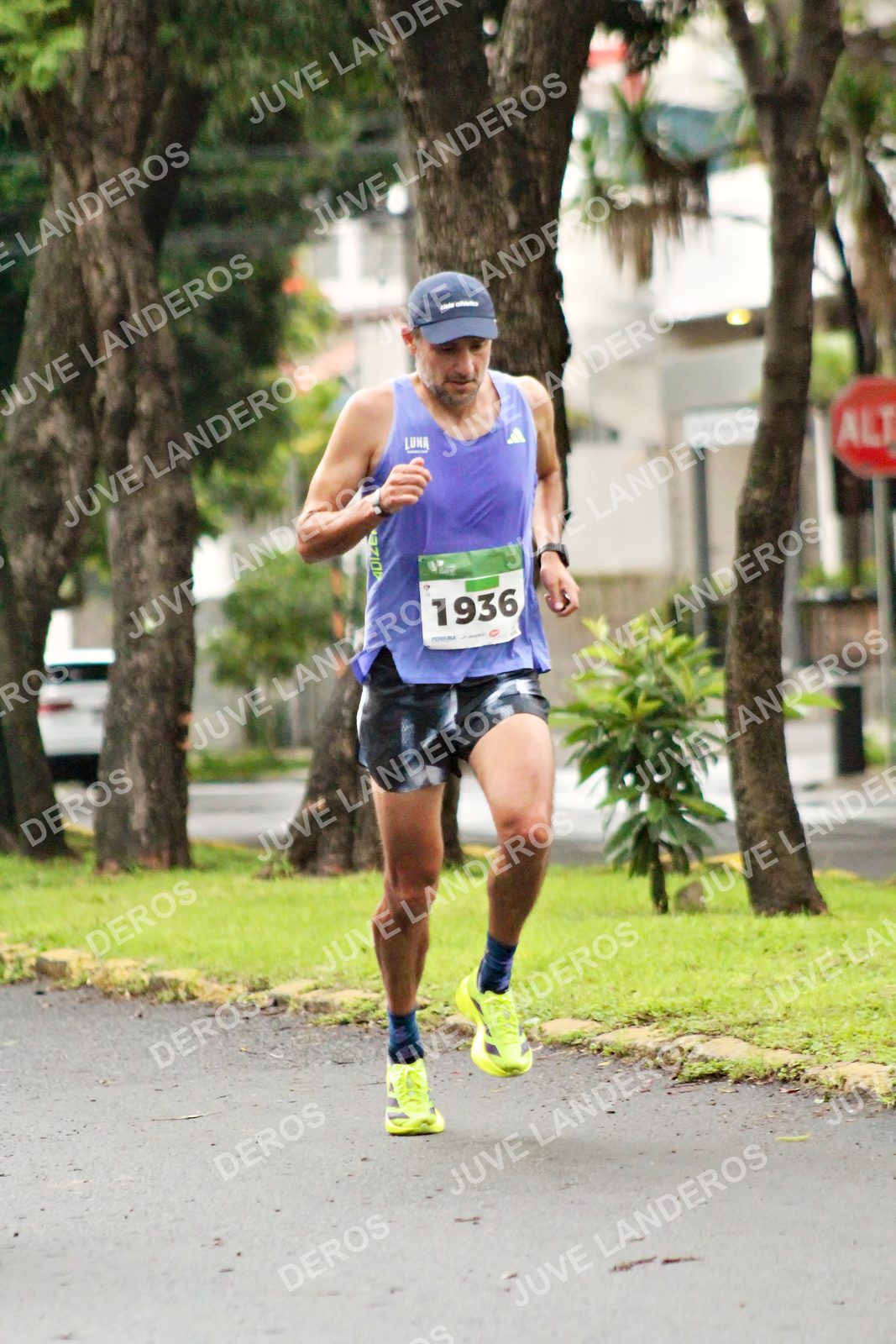 Foto del MEDIO MARATÓN ATLAS en Av. Patria, frente al Parque El Polvorín, Zapopan a las 08:01 · dorsal 1936