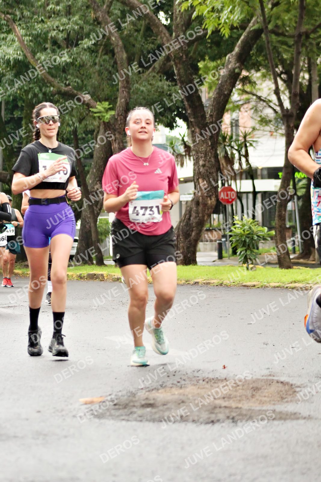 Foto del MEDIO MARATÓN ATLAS en Av. Patria, frente al Parque El Polvorín, Zapopan a las 08:27 · dorsal 4731, 419, 66
