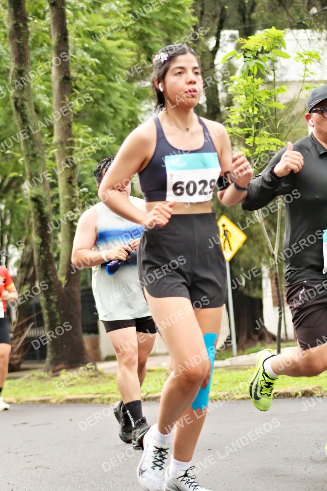 Foto del MEDIO MARATÓN ATLAS en Av. Patria, frente al Parque El Polvorín, Zapopan a las 08:37 · dorsal 6029