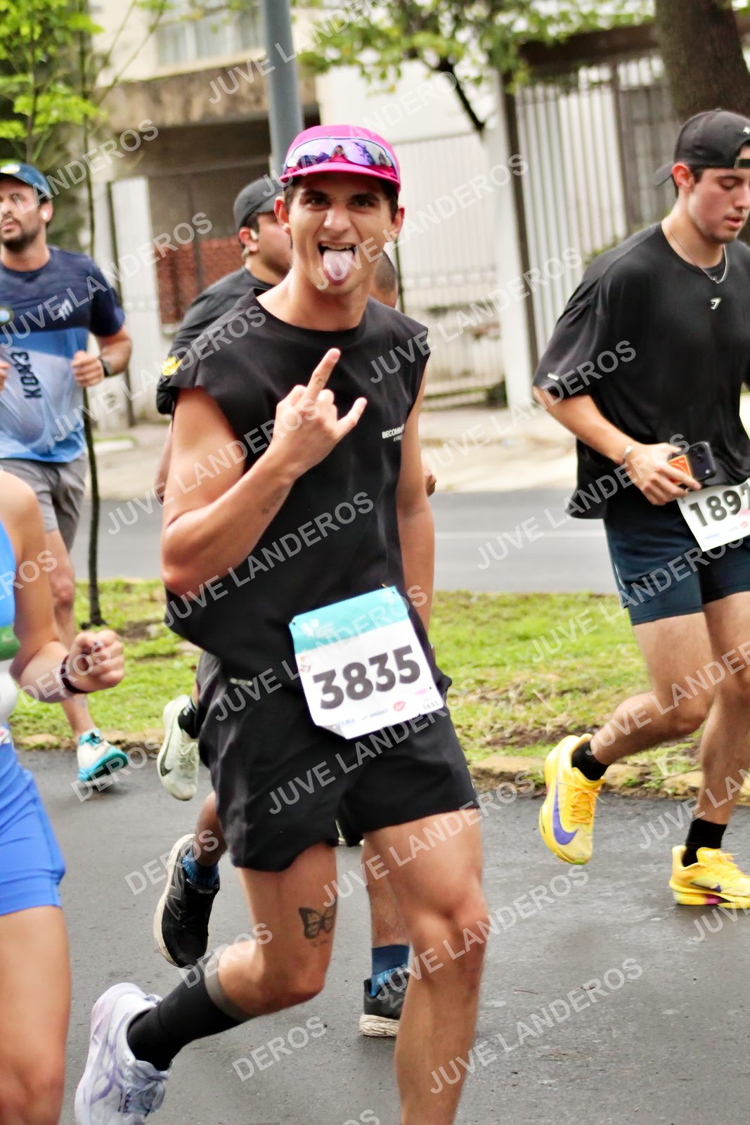 Foto del MEDIO MARATÓN ATLAS en Av. Patria, frente al Parque El Polvorín, Zapopan a las 08:19 · dorsal 3835, 189