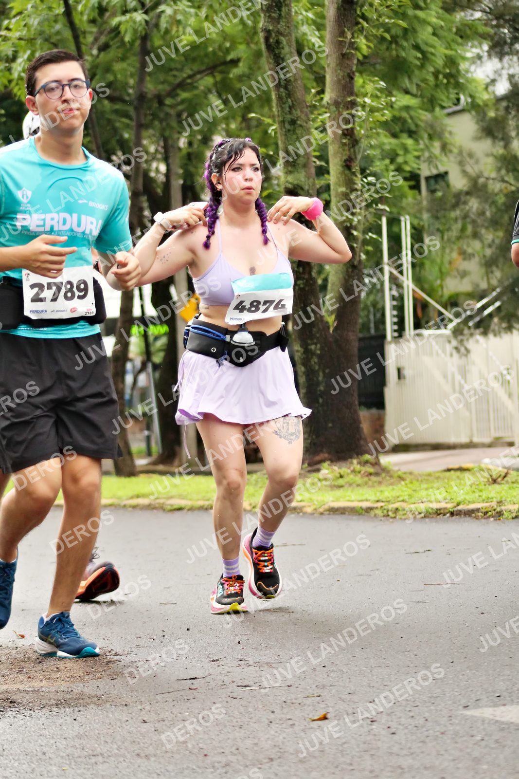 Foto del MEDIO MARATÓN ATLAS en Av. Patria, frente al Parque El Polvorín, Zapopan a las 08:34 · dorsal 2789, 4874, 2785