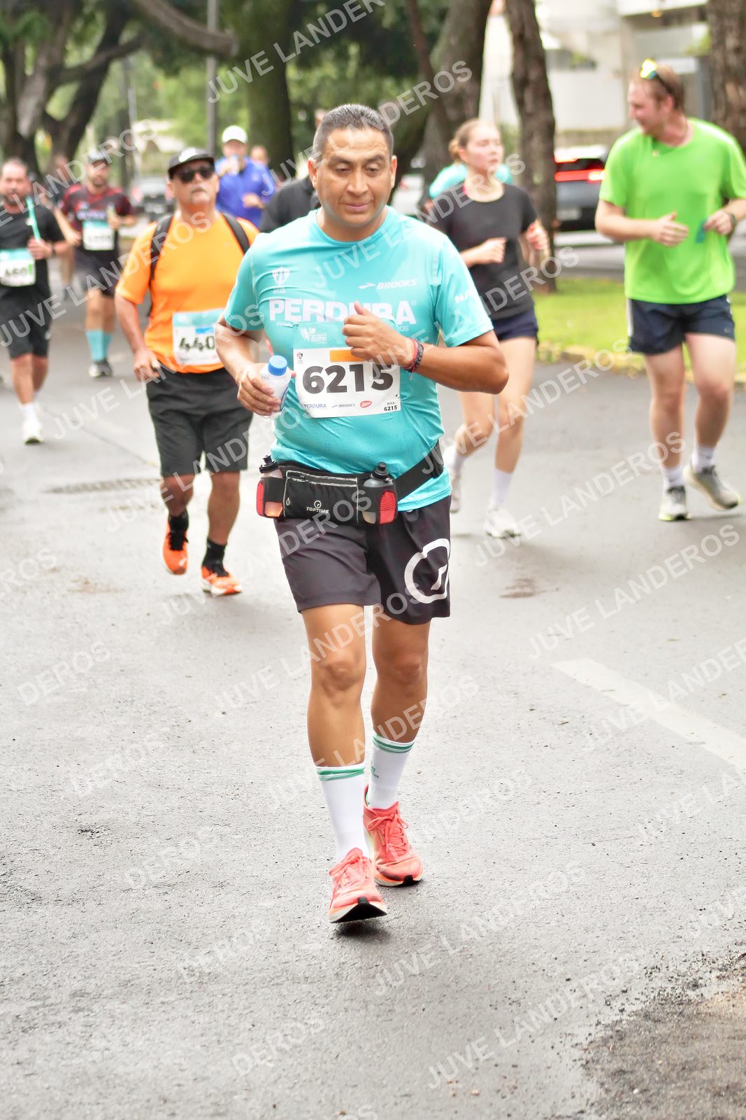 Foto del MEDIO MARATÓN ATLAS en Av. Patria, frente al Parque El Polvorín, Zapopan a las 08:49 · dorsal 6215, 440