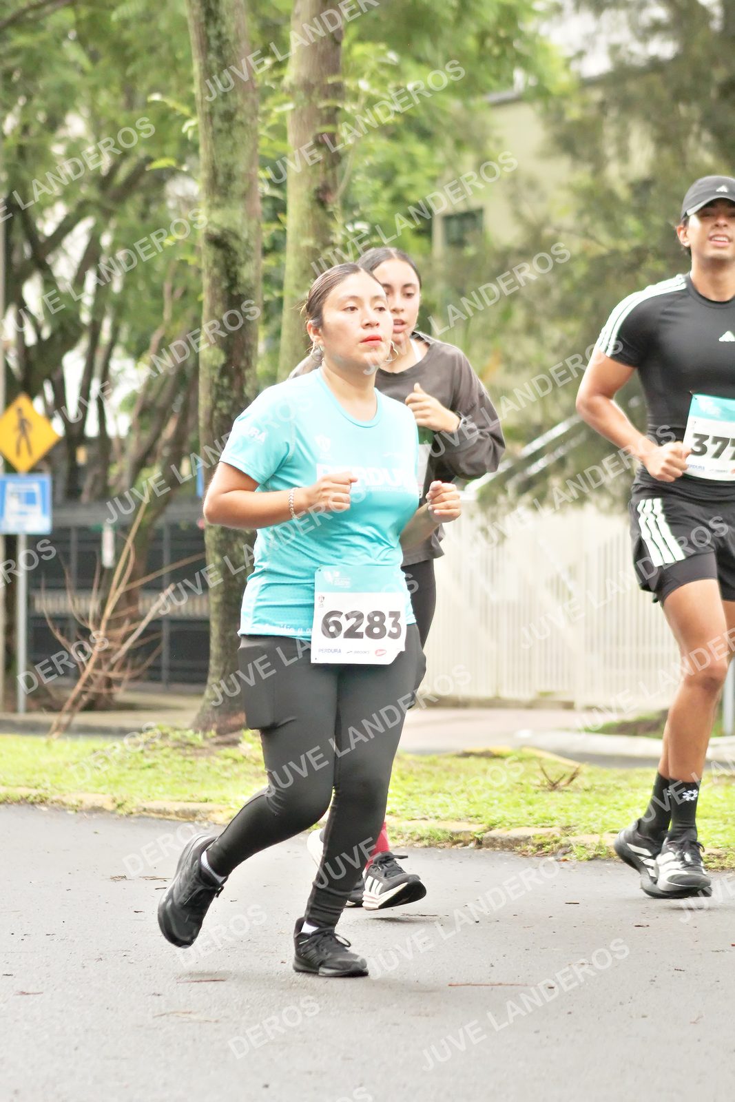 Foto del MEDIO MARATÓN ATLAS en Av. Patria, frente al Parque El Polvorín, Zapopan a las 08:48 · dorsal 6283