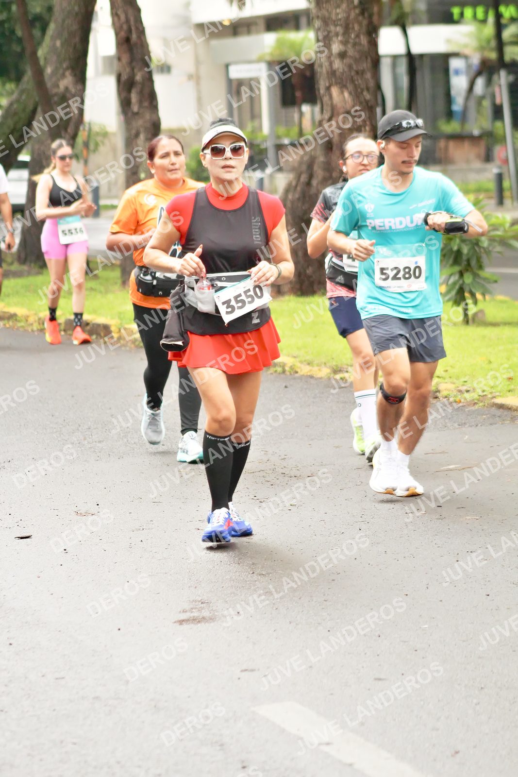 Foto del MEDIO MARATÓN ATLAS en Av. Patria, frente al Parque El Polvorín, Zapopan a las 08:50 · dorsal 3550, 5280, 5536