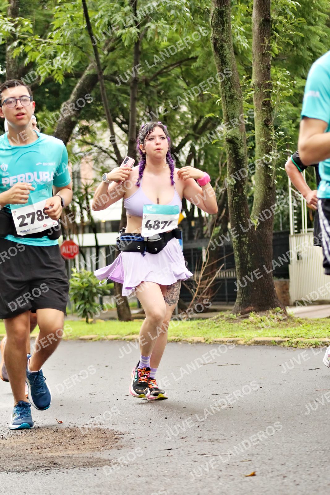 Foto del MEDIO MARATÓN ATLAS en Av. Patria, frente al Parque El Polvorín, Zapopan a las 08:34 · dorsal 2789, 487