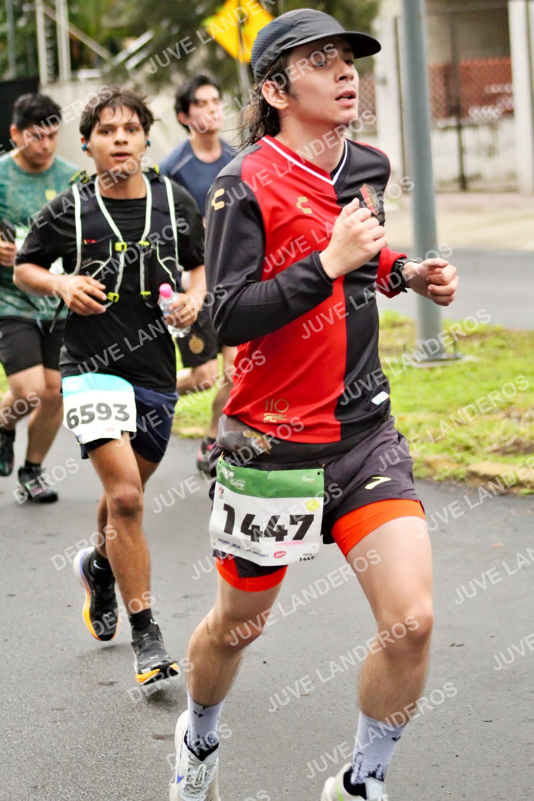 Foto del MEDIO MARATÓN ATLAS en Av. Patria, frente al Parque El Polvorín, Zapopan a las 08:17 · dorsal 1447, 6593, 7
