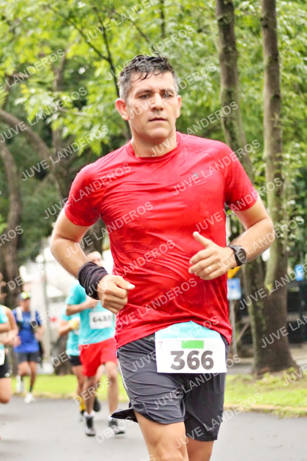 Foto del MEDIO MARATÓN ATLAS en Av. Patria, frente al Parque El Polvorín, Zapopan a las 08:16 · dorsal 366