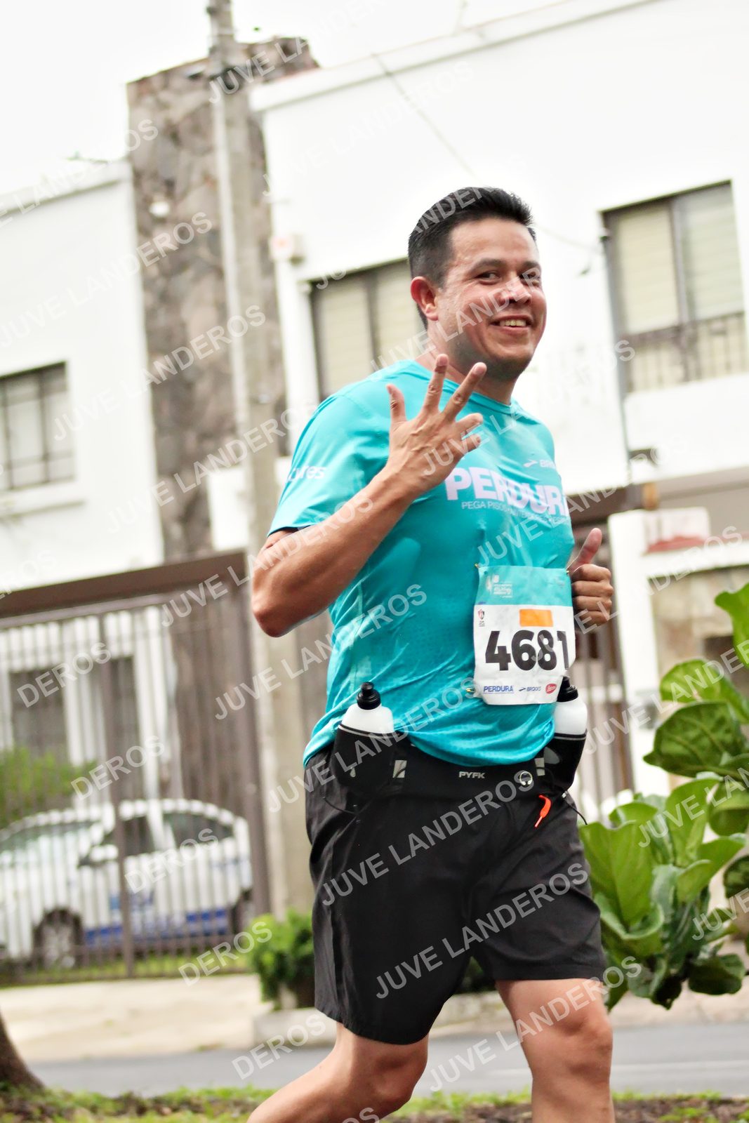 Foto del MEDIO MARATÓN ATLAS en Av. Patria, frente al Parque El Polvorín, Zapopan a las 08:18 · dorsal 4681
