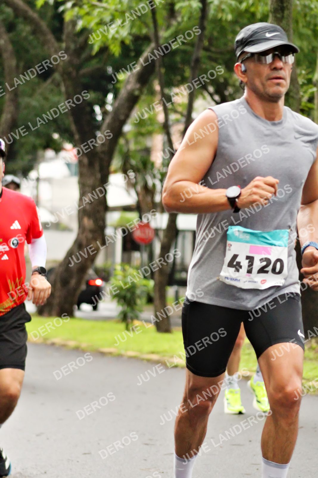Foto del MEDIO MARATÓN ATLAS en Av. Patria, frente al Parque El Polvorín, Zapopan a las 08:16 · dorsal 4120