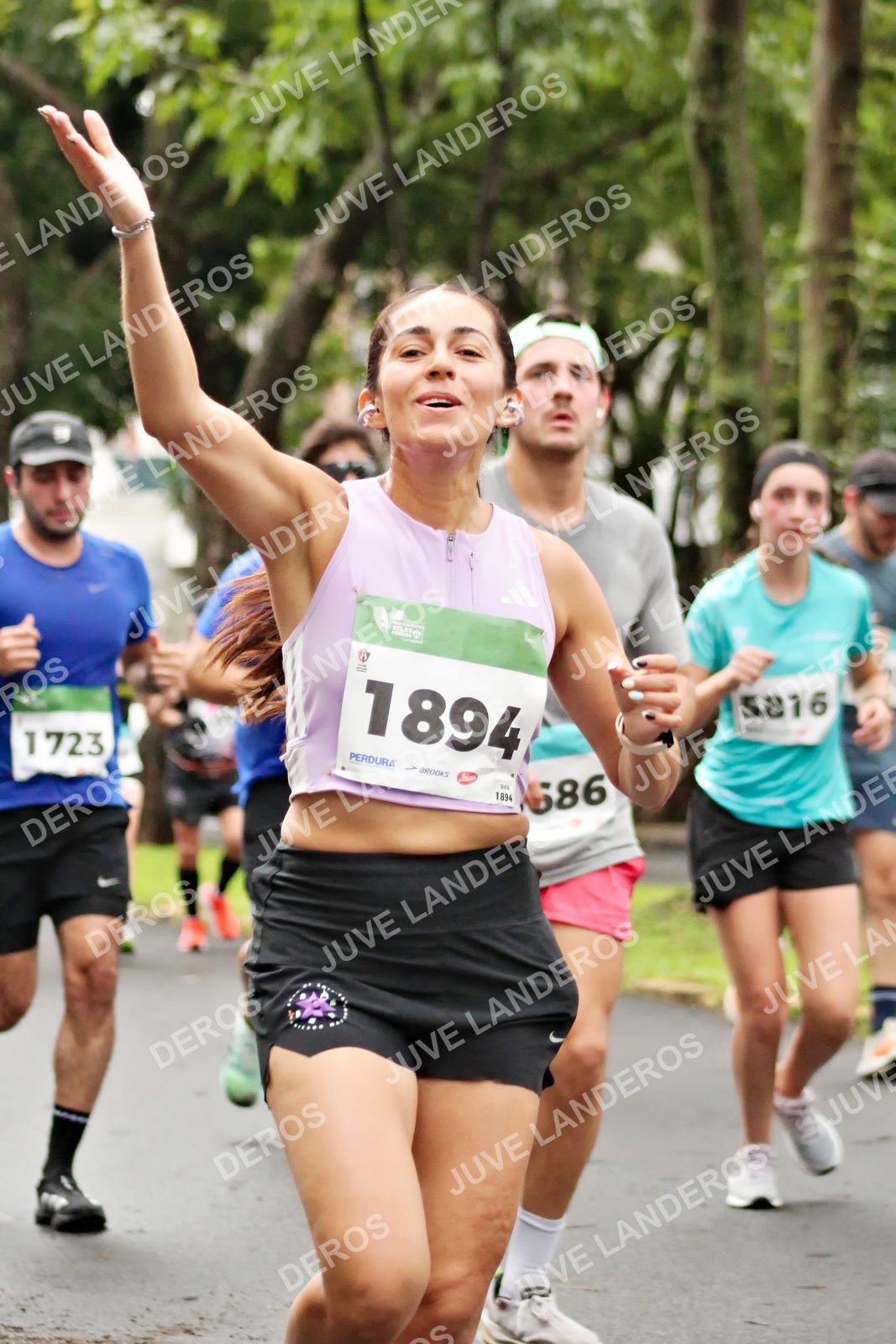Foto del MEDIO MARATÓN ATLAS en Av. Patria, frente al Parque El Polvorín, Zapopan a las 08:19 · dorsal 1723, 1894, 5816