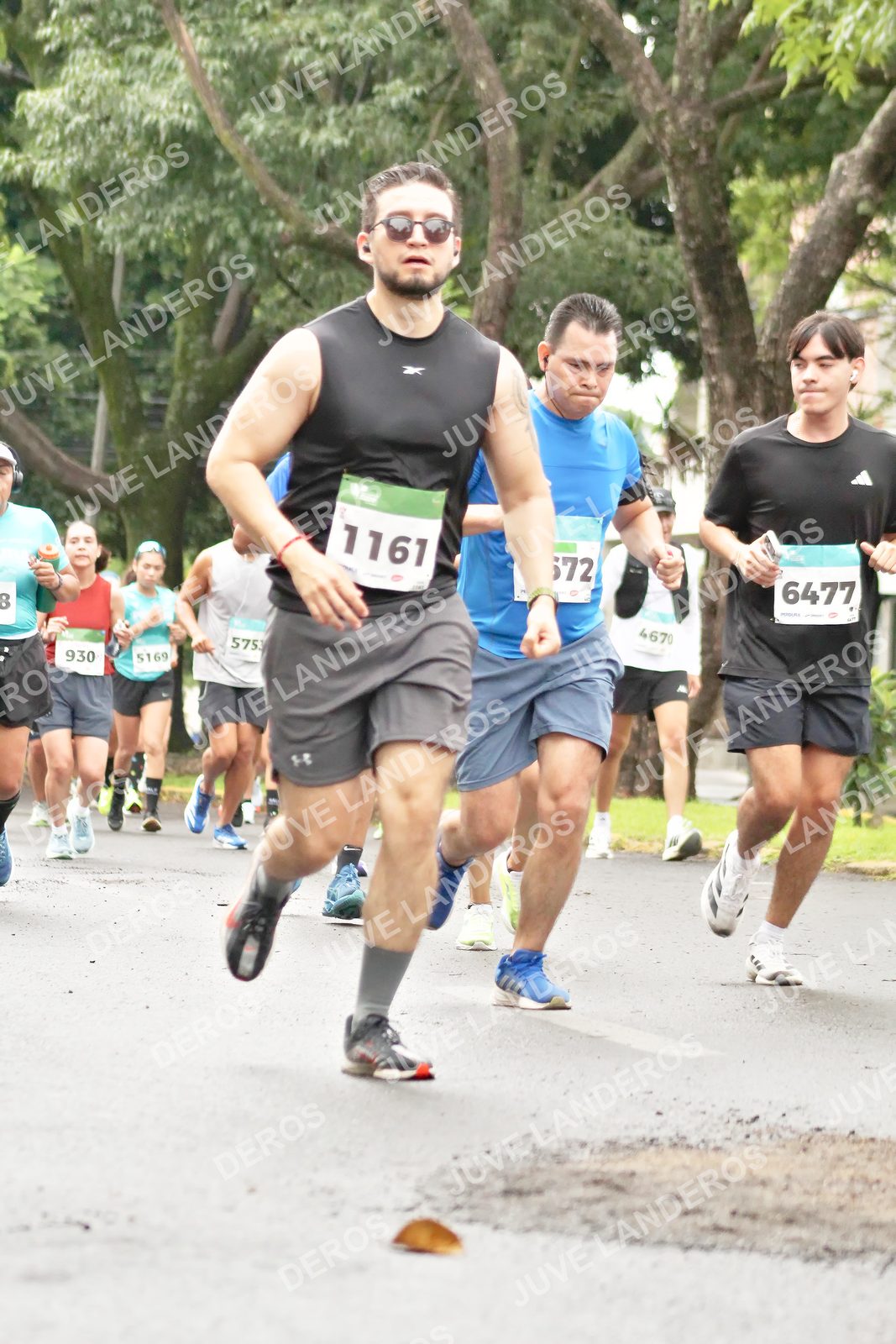Foto del MEDIO MARATÓN ATLAS en Av. Patria, frente al Parque El Polvorín, Zapopan a las 08:38 · dorsal 6477, 1161, 930, 4670