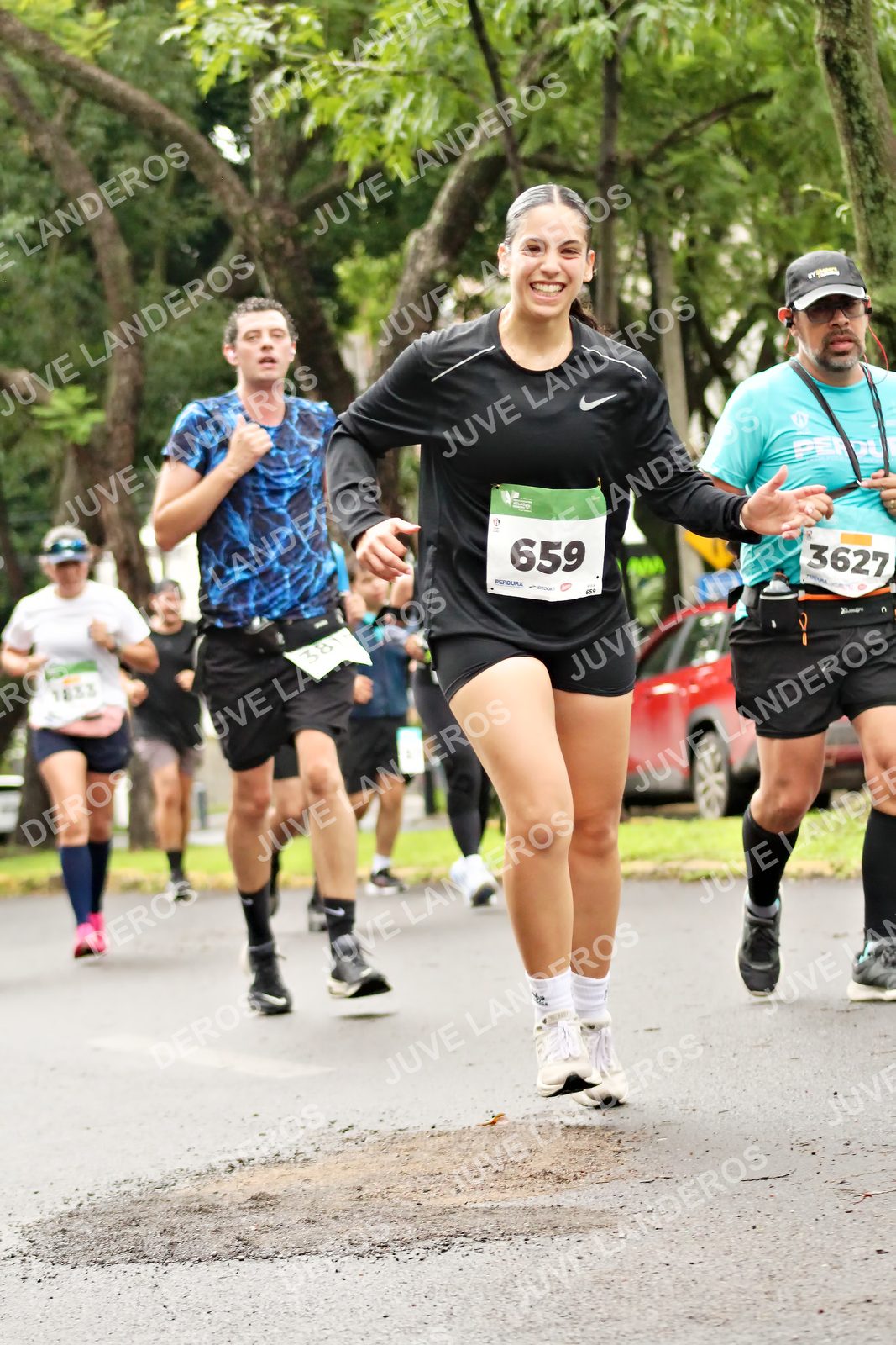 Foto del MEDIO MARATÓN ATLAS en Av. Patria, frente al Parque El Polvorín, Zapopan a las 08:43 · dorsal 659, 3627, 1833, 38