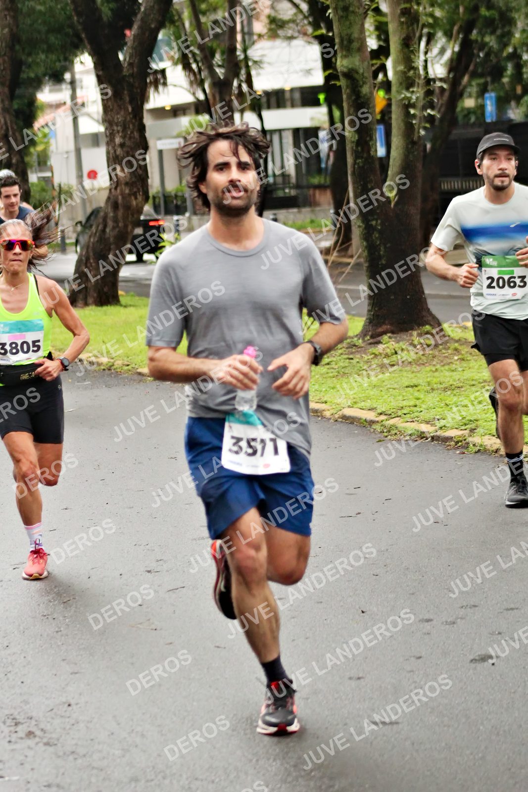 Foto del MEDIO MARATÓN ATLAS en Av. Patria, frente al Parque El Polvorín, Zapopan a las 08:14 · dorsal 2063, 3805