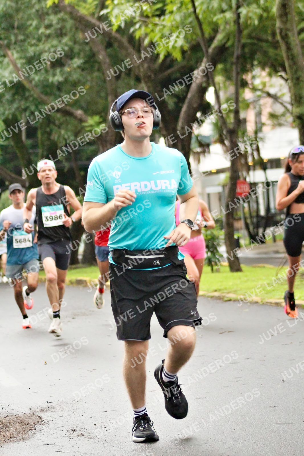 Foto del MEDIO MARATÓN ATLAS en Av. Patria, frente al Parque El Polvorín, Zapopan a las 08:05 · dorsal 5684, 3986