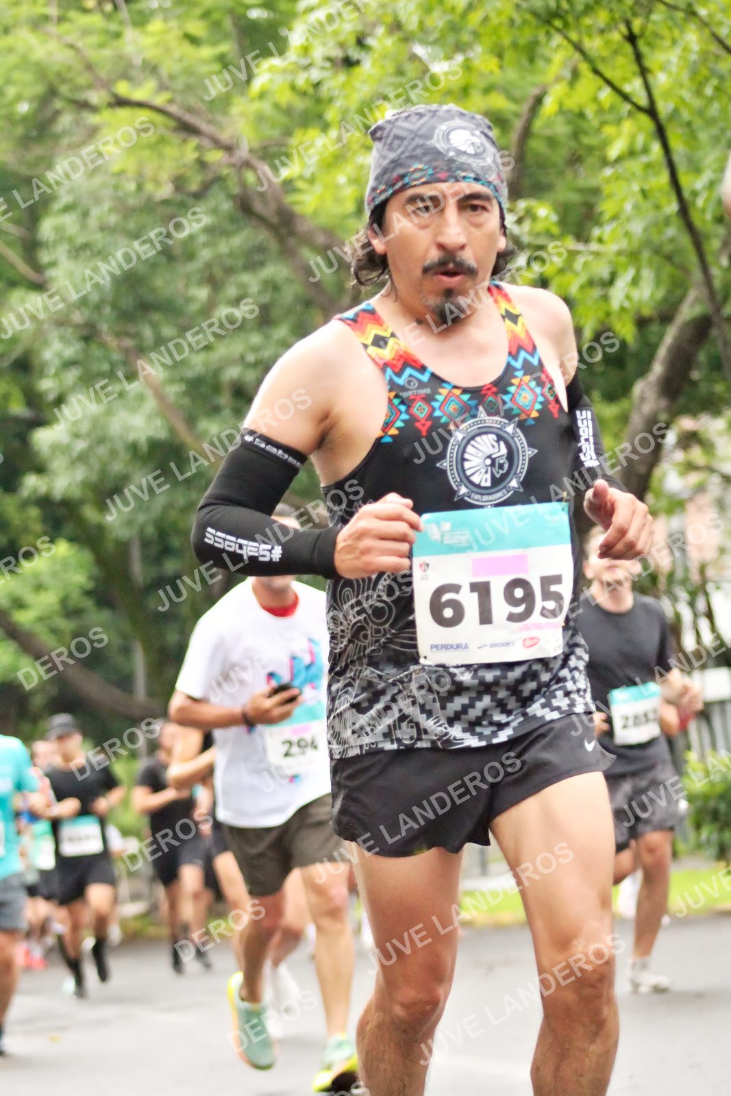 Foto del MEDIO MARATÓN ATLAS en Av. Patria, frente al Parque El Polvorín, Zapopan a las 08:23 · dorsal 6195, 294