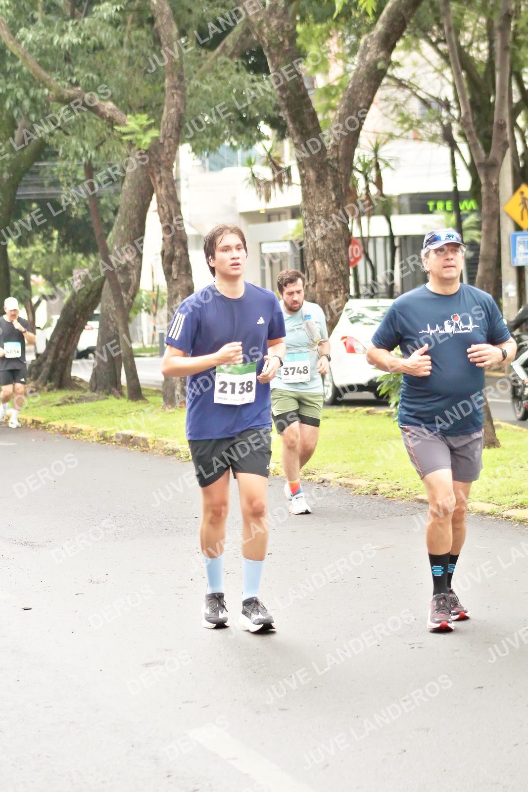 Foto del MEDIO MARATÓN ATLAS en Av. Patria, frente al Parque El Polvorín, Zapopan a las 08:52 · dorsal 2138, 3748