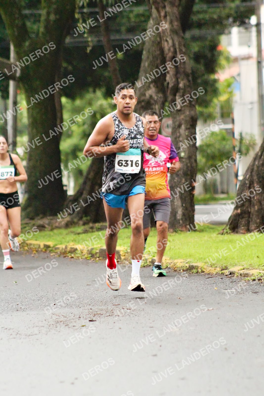 Foto del MEDIO MARATÓN ATLAS en Av. Patria, frente al Parque El Polvorín, Zapopan a las 08:04 · dorsal 6316, 872