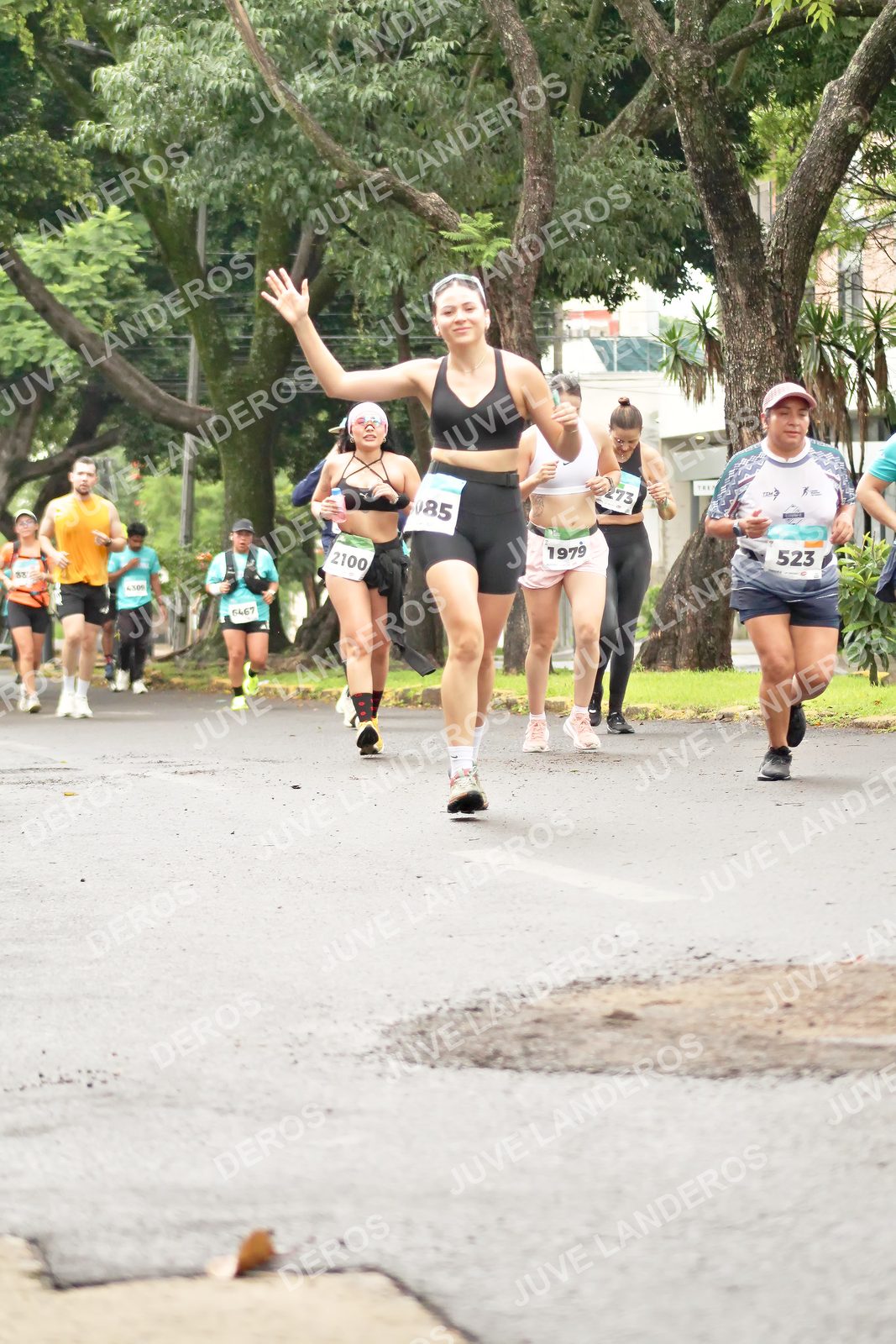 Foto del MEDIO MARATÓN ATLAS en Av. Patria, frente al Parque El Polvorín, Zapopan a las 08:47 · dorsal 523, 2100, 1979, 273