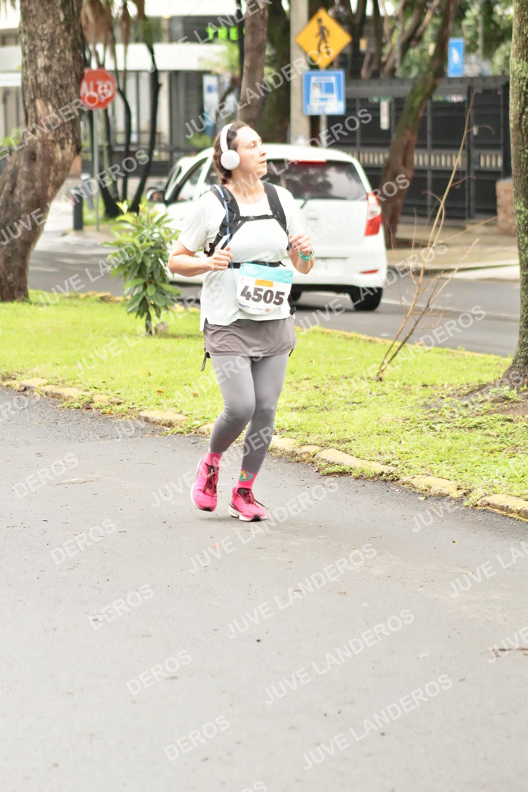 Foto del MEDIO MARATÓN ATLAS en Av. Patria, frente al Parque El Polvorín, Zapopan a las 08:54 · dorsal 4505