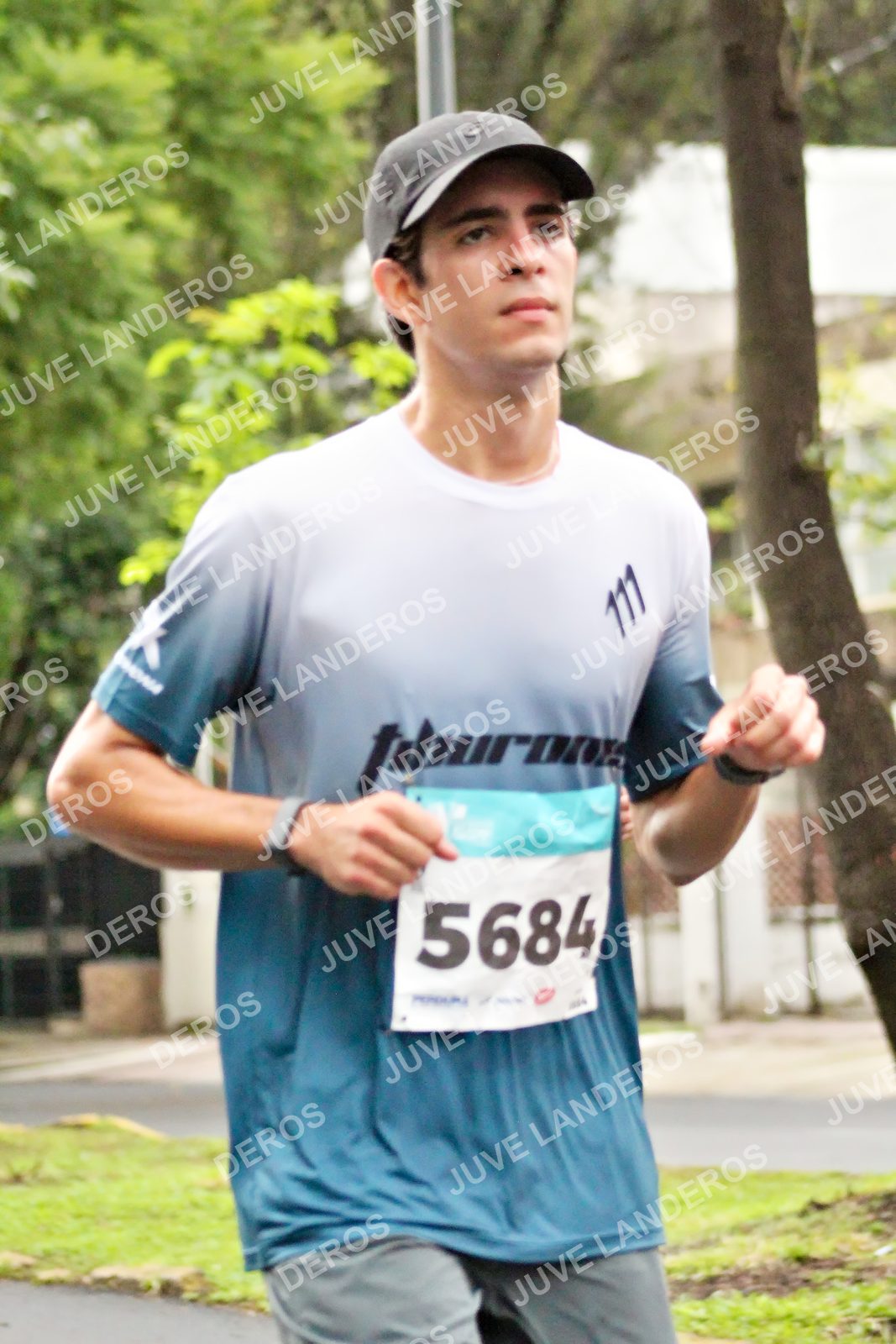 Foto del MEDIO MARATÓN ATLAS en Av. Patria, frente al Parque El Polvorín, Zapopan a las 08:05 · dorsal 5684, 111