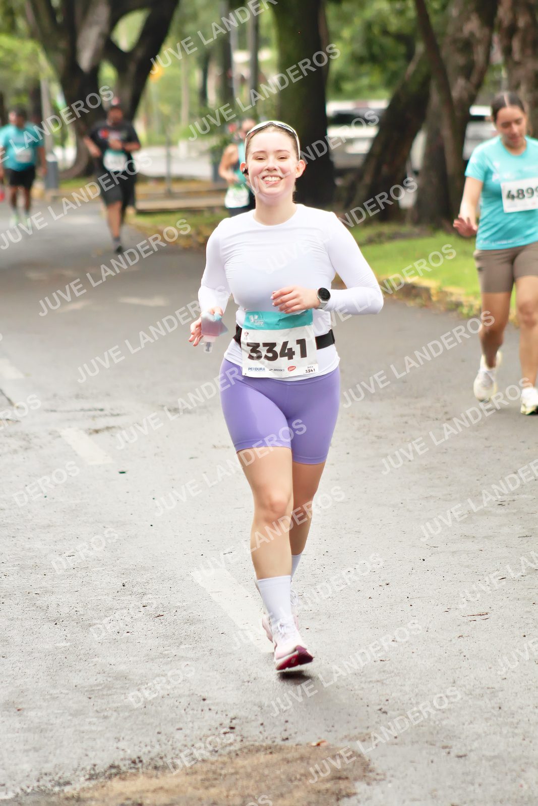 Foto del MEDIO MARATÓN ATLAS en Av. Patria, frente al Parque El Polvorín, Zapopan a las 08:59 · dorsal 3341, 334