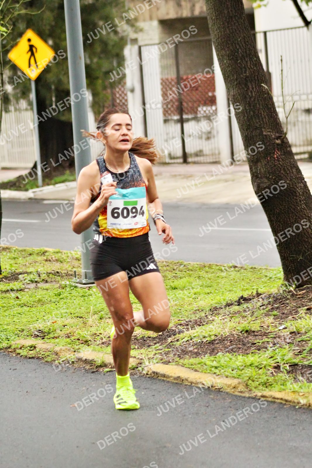 Foto del MEDIO MARATÓN ATLAS en Av. Patria, frente al Parque El Polvorín, Zapopan a las 08:02 · dorsal 6094