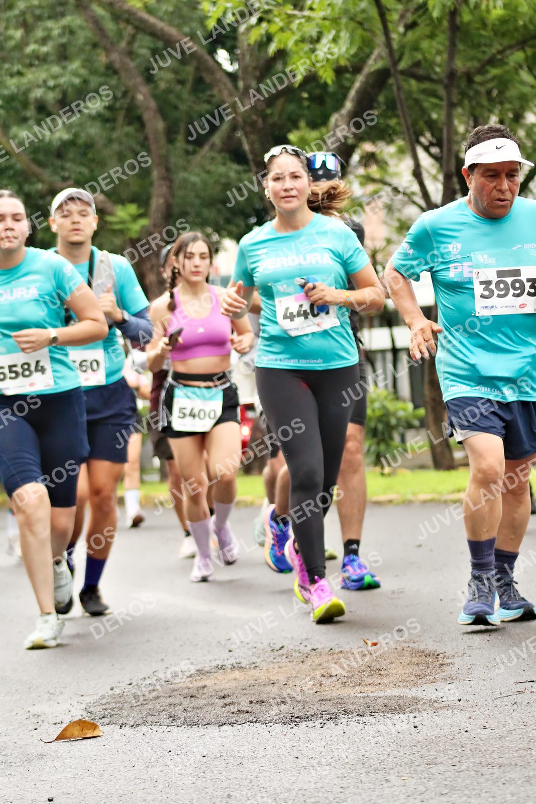 Foto del MEDIO MARATÓN ATLAS en Av. Patria, frente al Parque El Polvorín, Zapopan a las 08:38 · dorsal 3993, 5400, 60