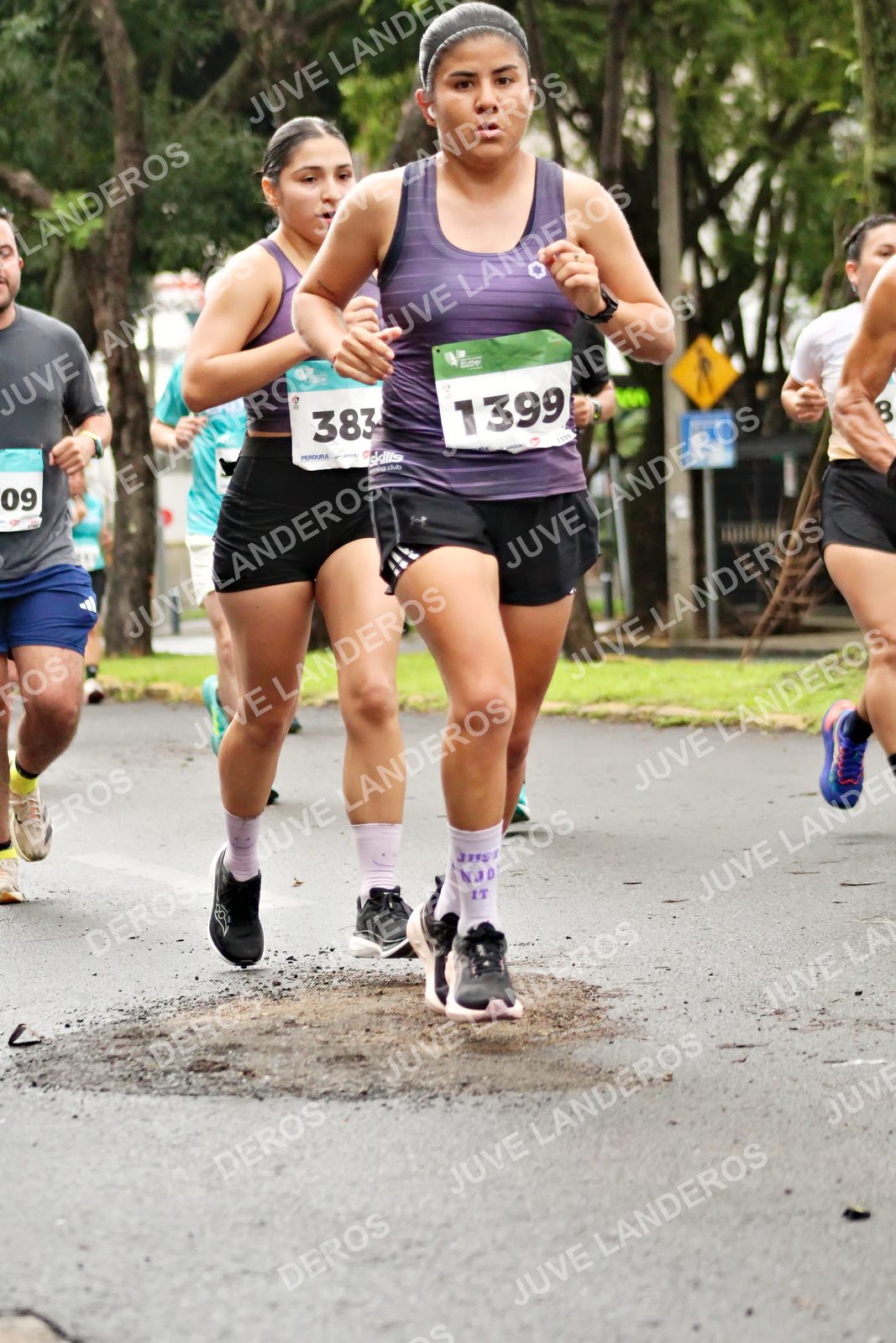 Foto del MEDIO MARATÓN ATLAS en Av. Patria, frente al Parque El Polvorín, Zapopan a las 08:23 · dorsal 383, 9, 1399, 8