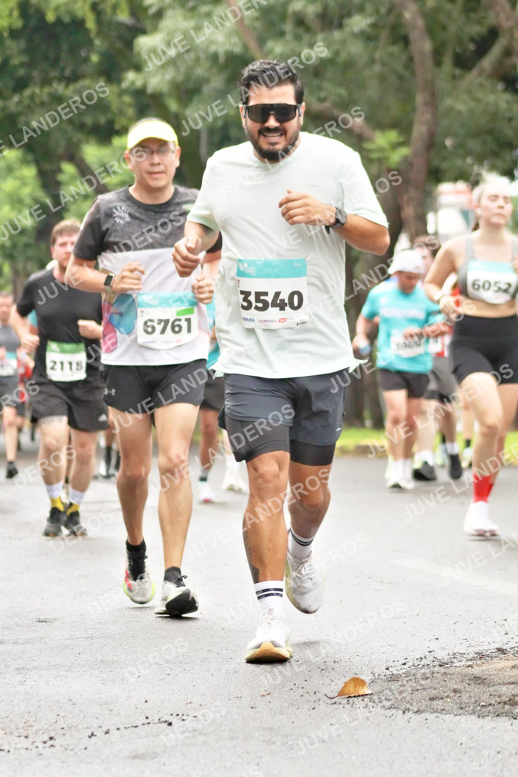 Foto del MEDIO MARATÓN ATLAS en Av. Patria, frente al Parque El Polvorín, Zapopan a las 08:35 · dorsal 3540, 6761, 6052, 2118