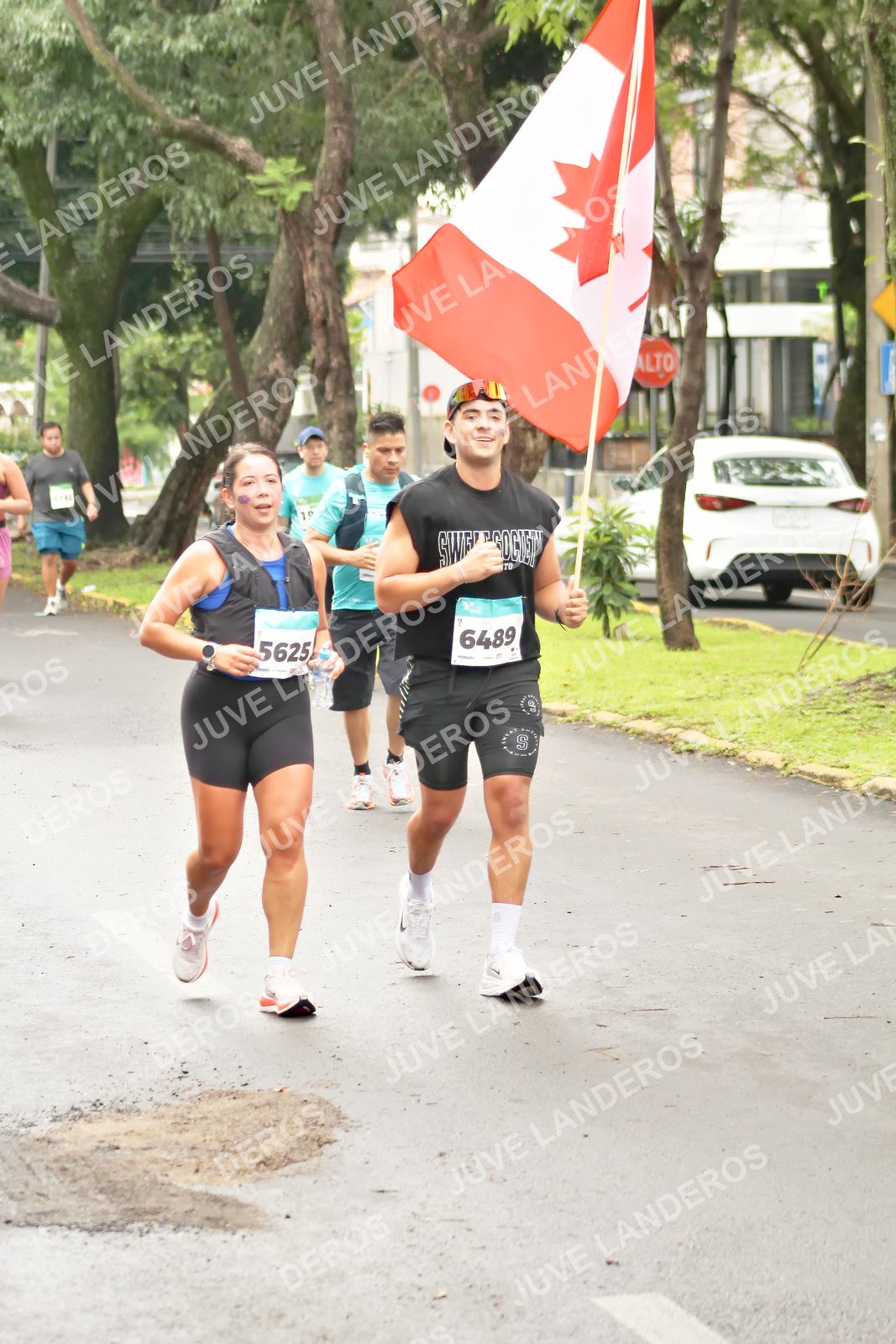Foto del MEDIO MARATÓN ATLAS en Av. Patria, frente al Parque El Polvorín, Zapopan a las 08:59 · dorsal 5625, 6489
