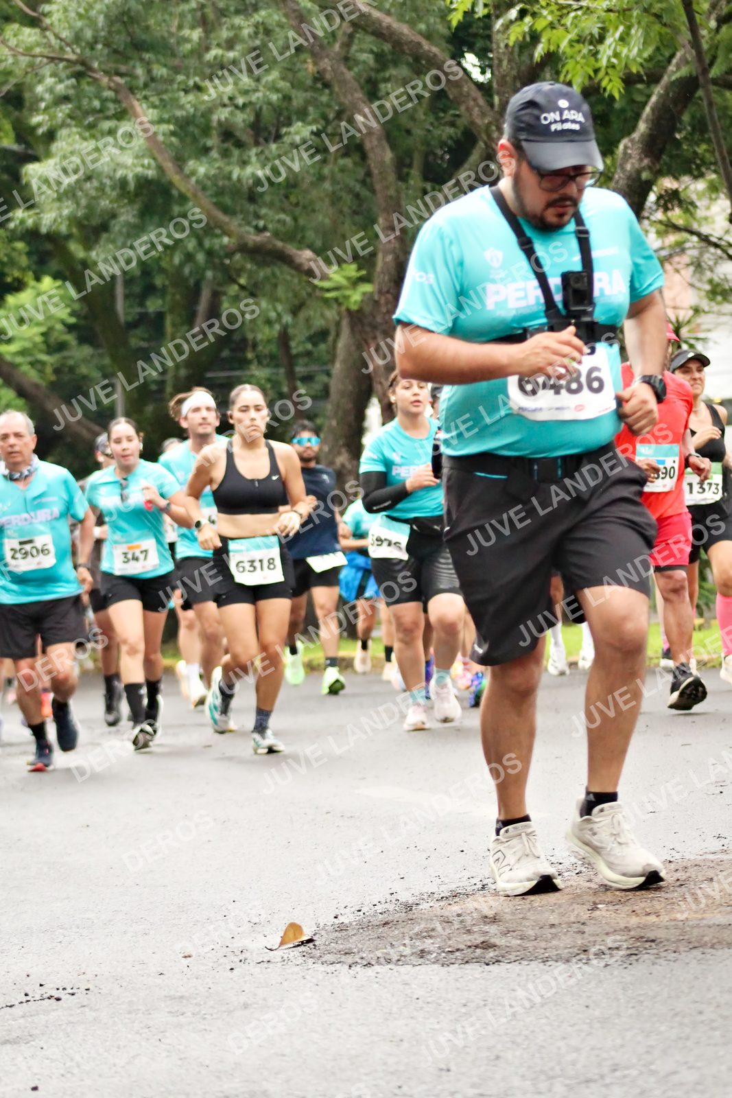 Foto del MEDIO MARATÓN ATLAS en Av. Patria, frente al Parque El Polvorín, Zapopan a las 08:33 · dorsal 1373, 6318, 347, 6486