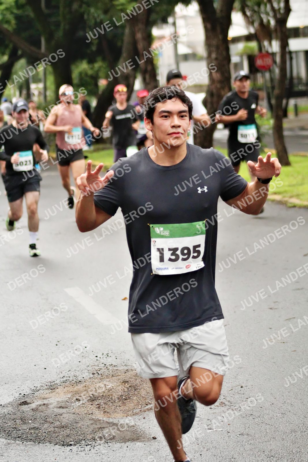 Foto del MEDIO MARATÓN ATLAS en Av. Patria, frente al Parque El Polvorín, Zapopan a las 08:14 · dorsal 1395