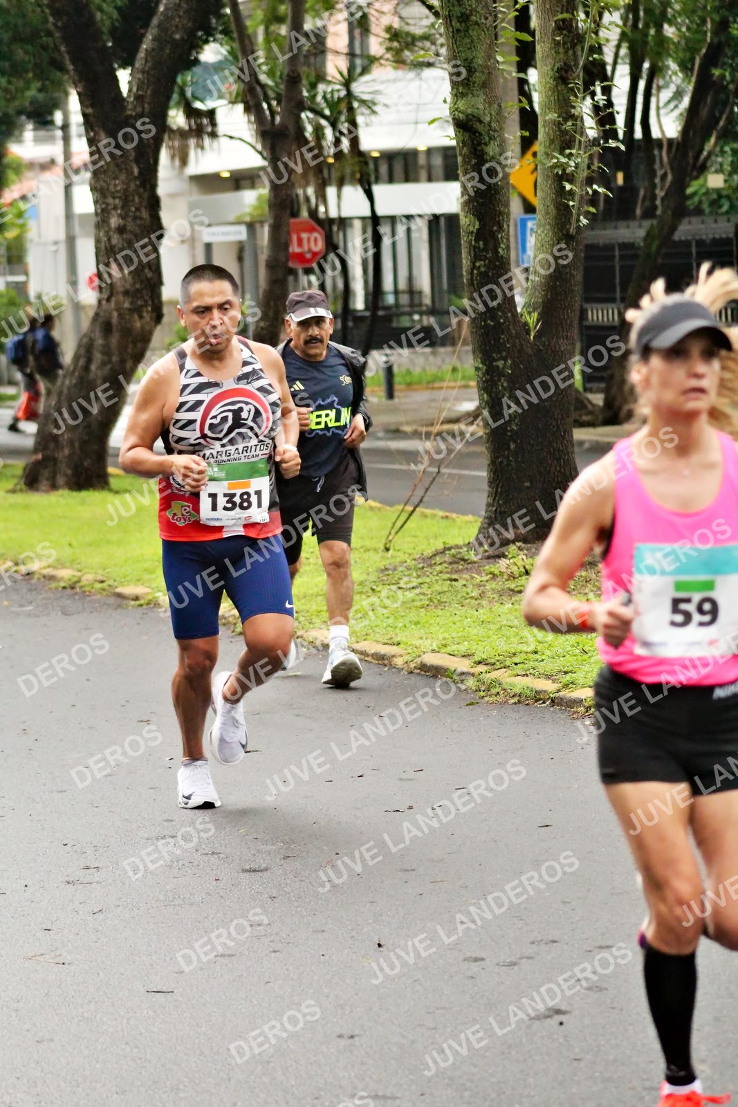 Foto del MEDIO MARATÓN ATLAS en Av. Patria, frente al Parque El Polvorín, Zapopan a las 08:05 · dorsal 59, 1381