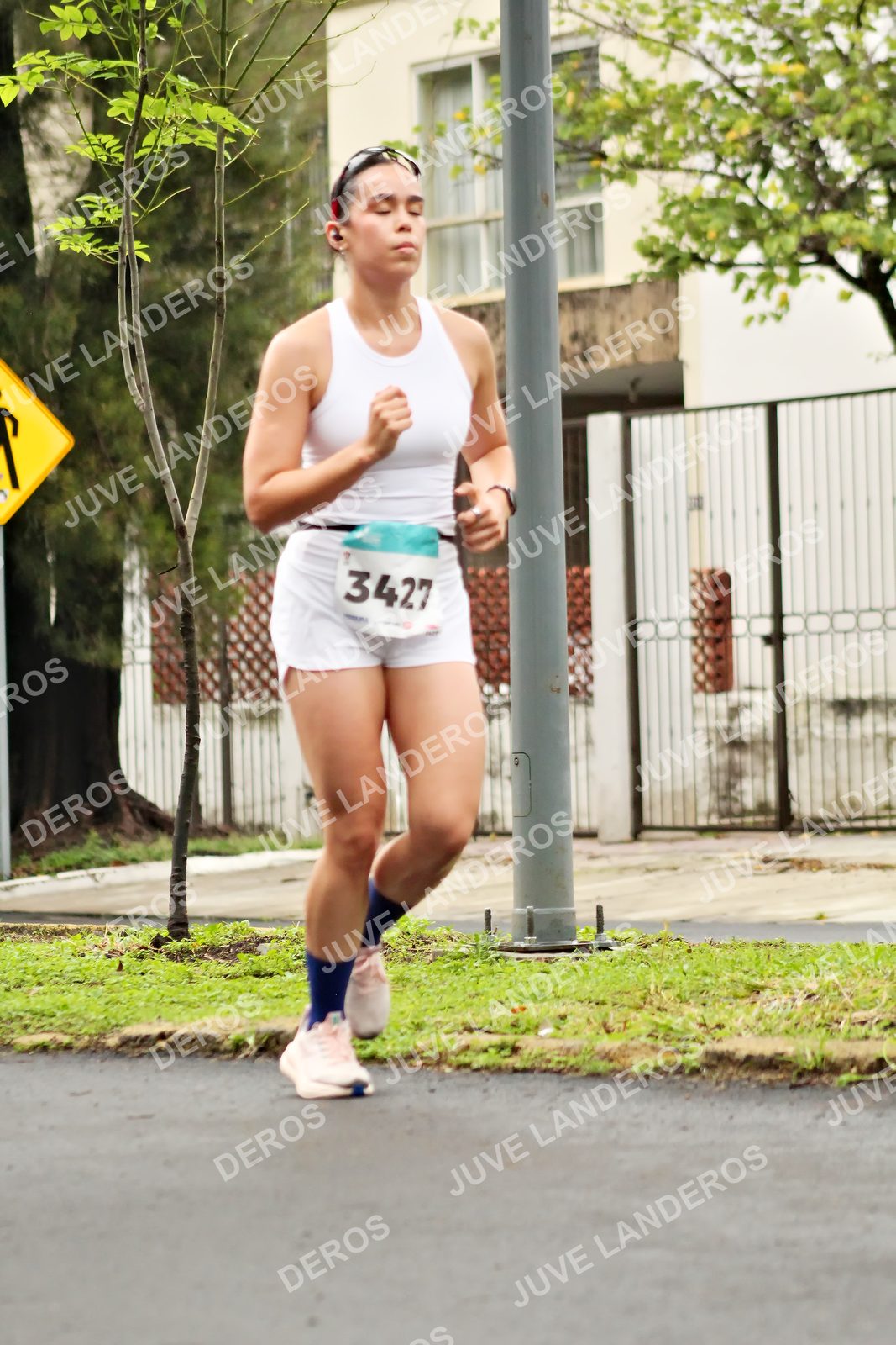 Foto del MEDIO MARATÓN ATLAS en Av. Patria, frente al Parque El Polvorín, Zapopan a las 08:29 · dorsal 3427
