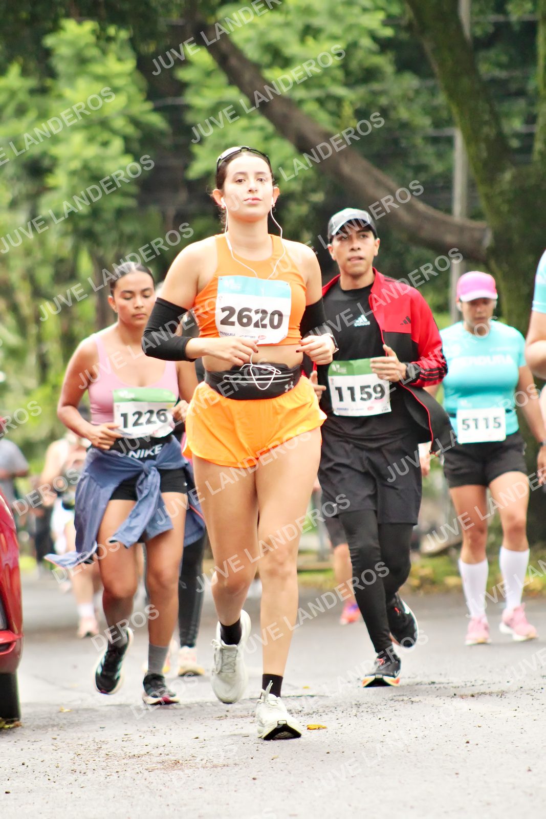 Foto del MEDIO MARATÓN ATLAS en Av. Patria, frente al Parque El Polvorín, Zapopan a las 08:48 · dorsal 2620, 1159, 5115, 1226