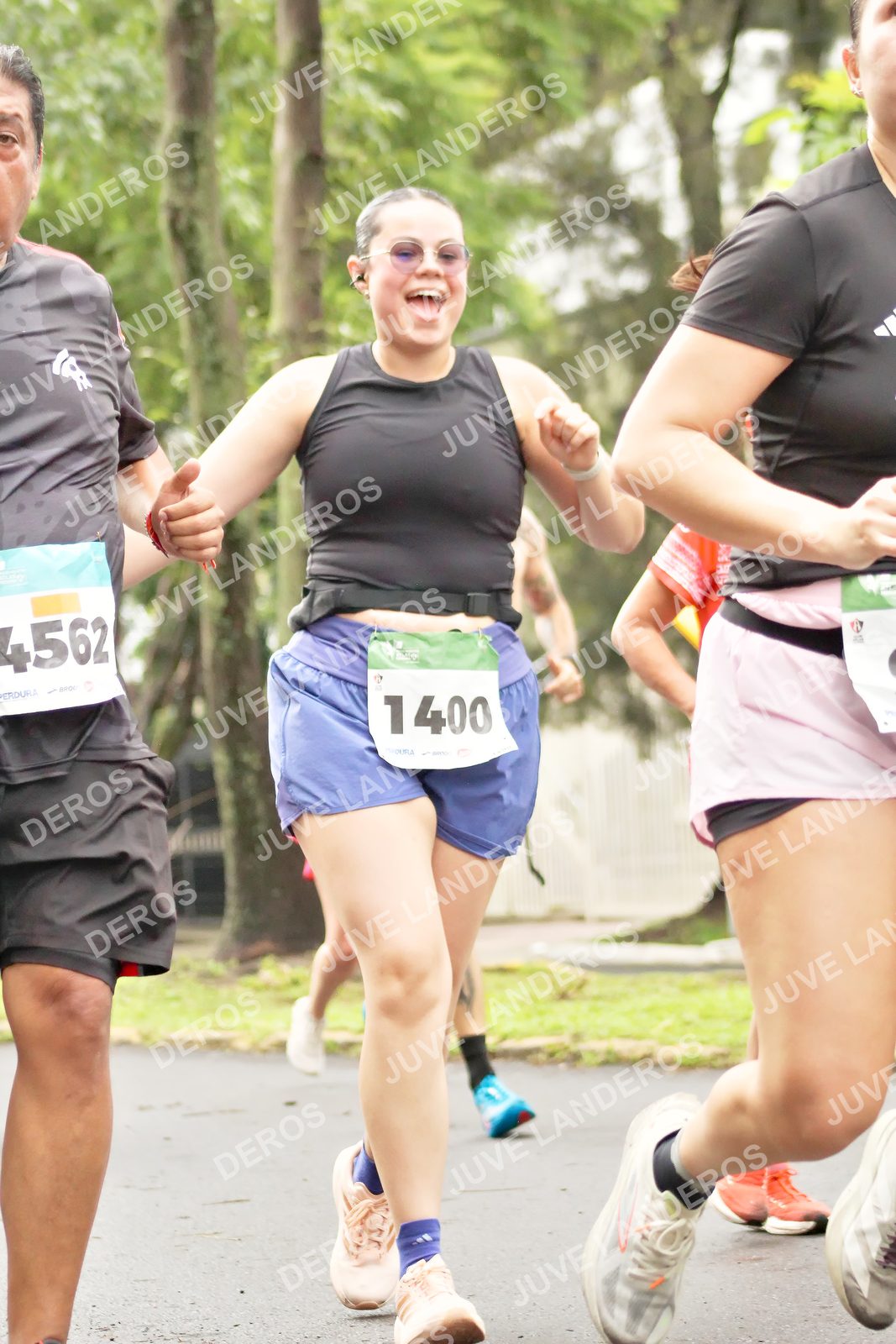 Foto del MEDIO MARATÓN ATLAS en Av. Patria, frente al Parque El Polvorín, Zapopan a las 08:44 · dorsal 4562, 1400