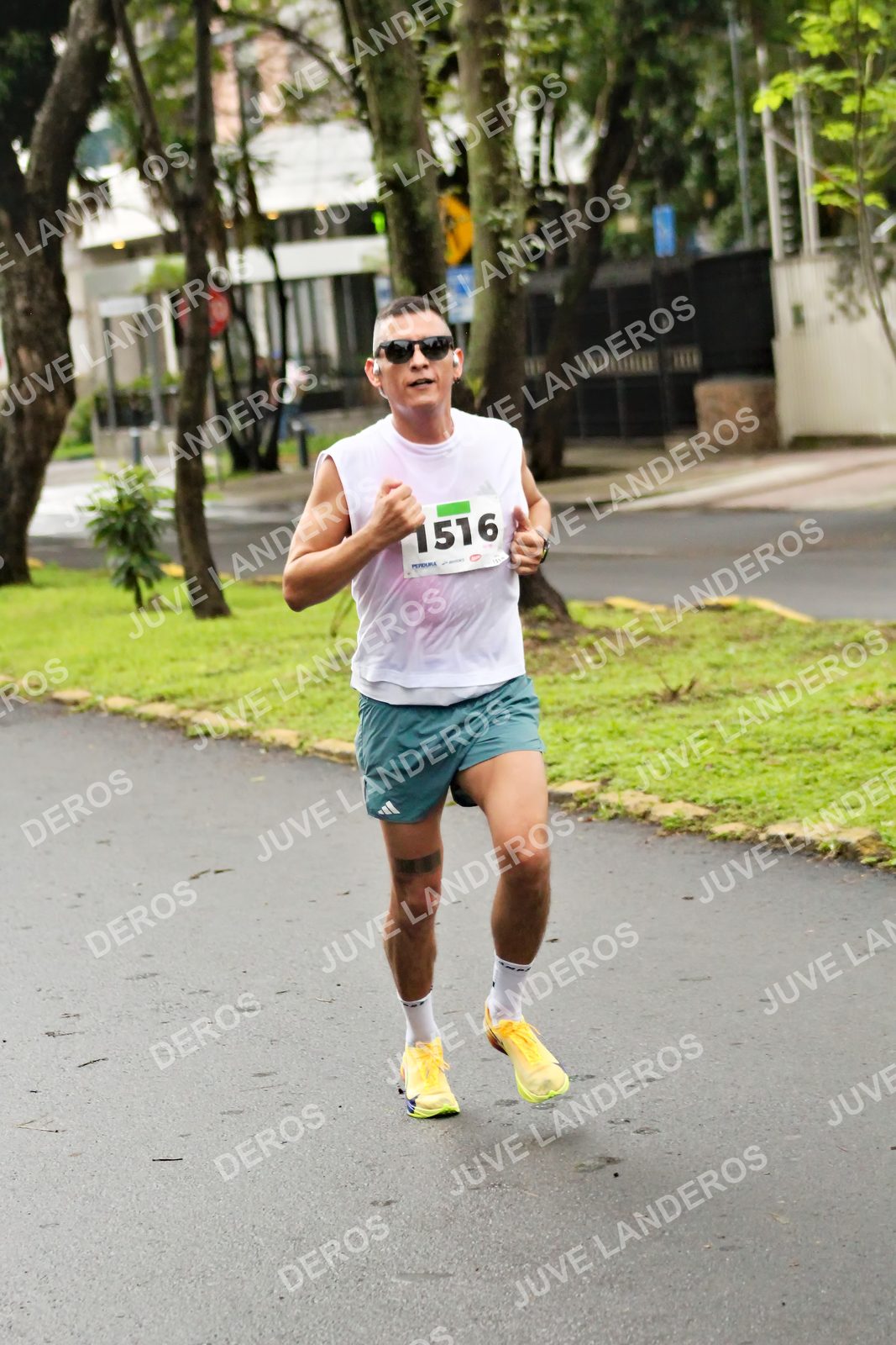 Foto del MEDIO MARATÓN ATLAS en Av. Patria, frente al Parque El Polvorín, Zapopan a las 08:08 · dorsal 1516