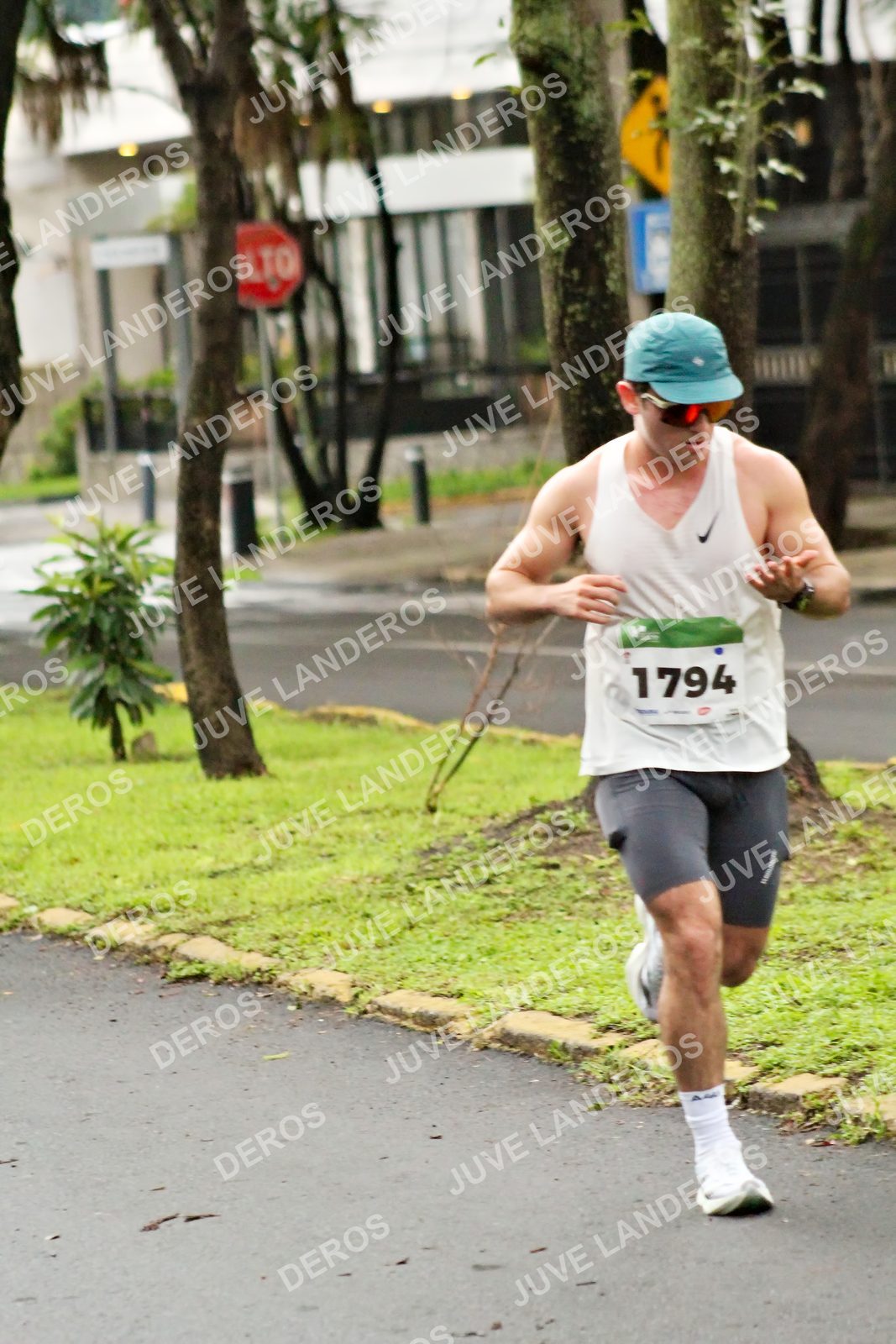 Foto del MEDIO MARATÓN ATLAS en Av. Patria, frente al Parque El Polvorín, Zapopan a las 08:02 · dorsal 1794