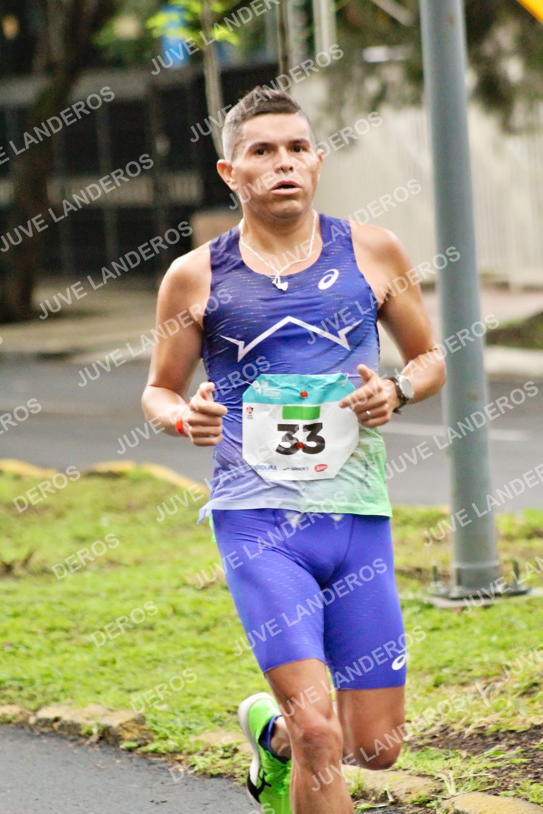 Foto del MEDIO MARATÓN ATLAS en Av. Patria, frente al Parque El Polvorín, Zapopan a las 07:58 · dorsal 33