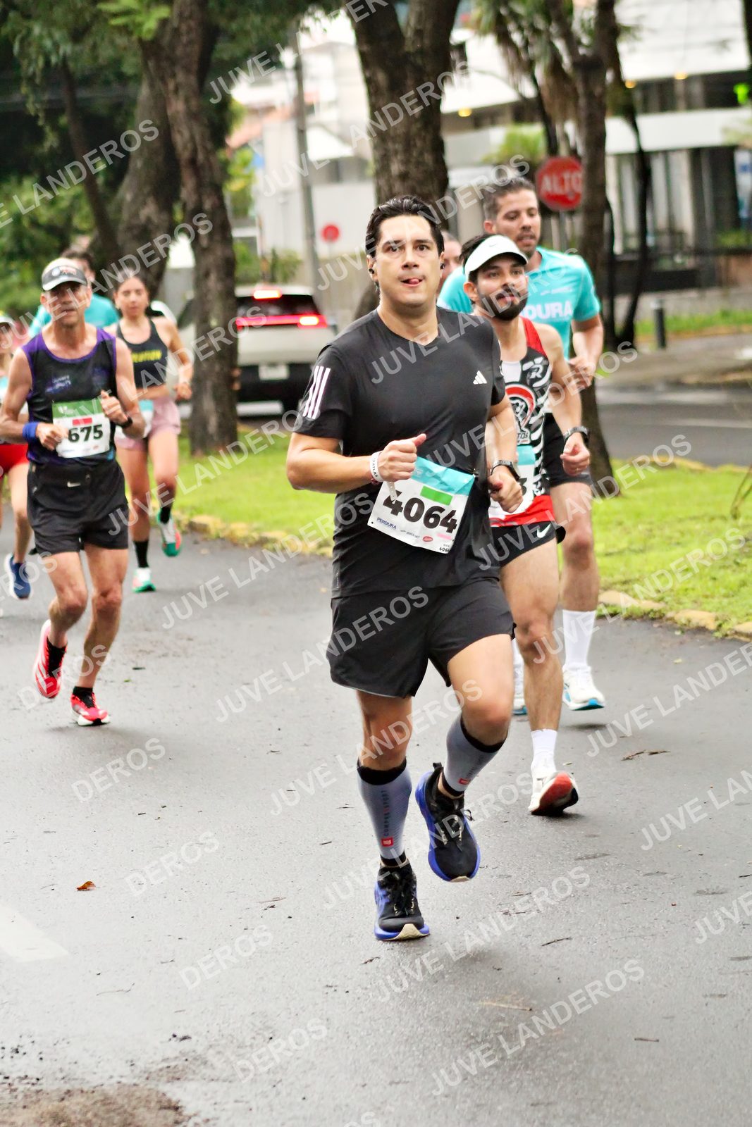 Foto del MEDIO MARATÓN ATLAS en Av. Patria, frente al Parque El Polvorín, Zapopan a las 08:10 · dorsal 675, 4064