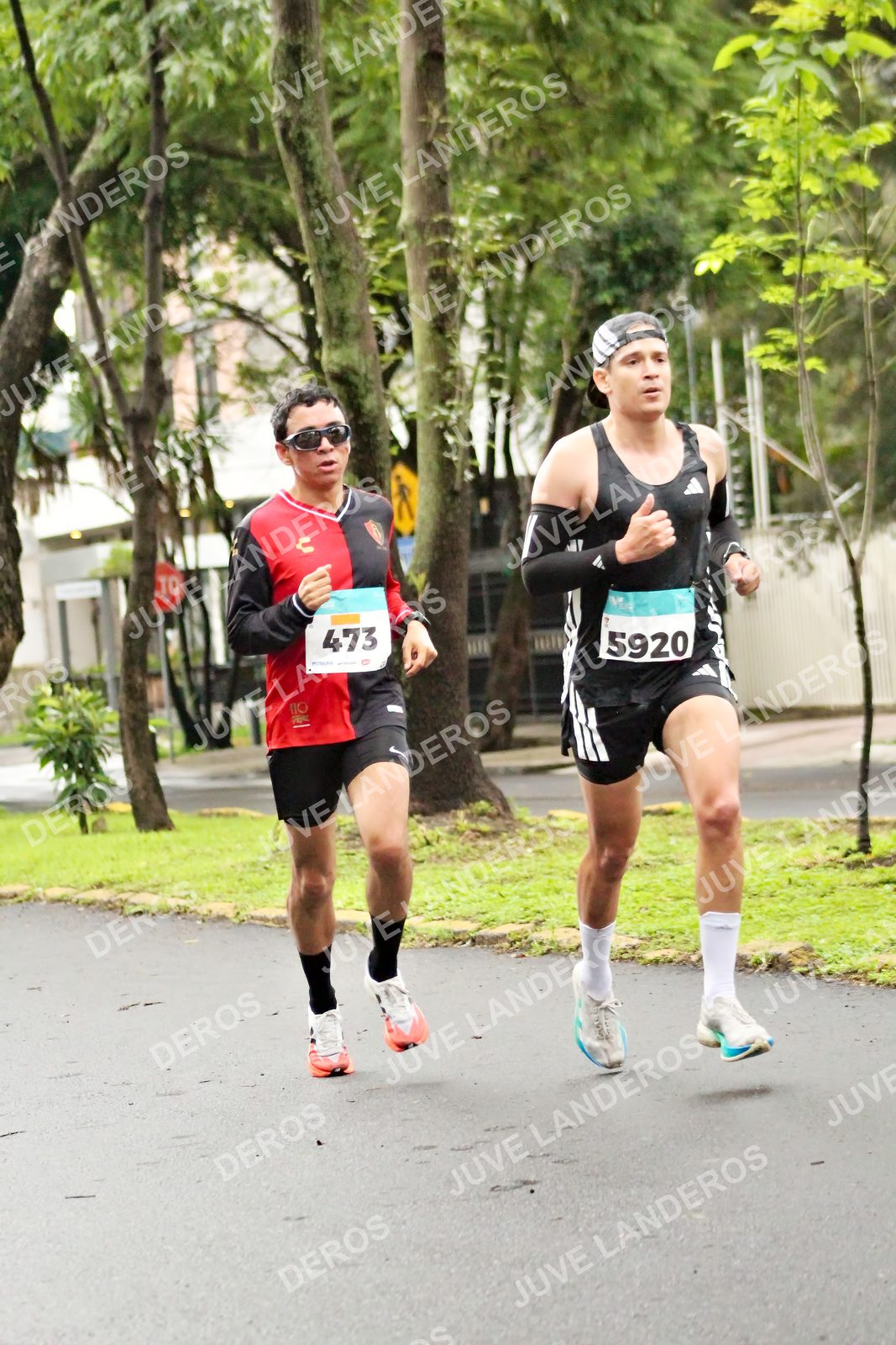 Foto del MEDIO MARATÓN ATLAS en Av. Patria, frente al Parque El Polvorín, Zapopan a las 08:08 · dorsal 5920, 473