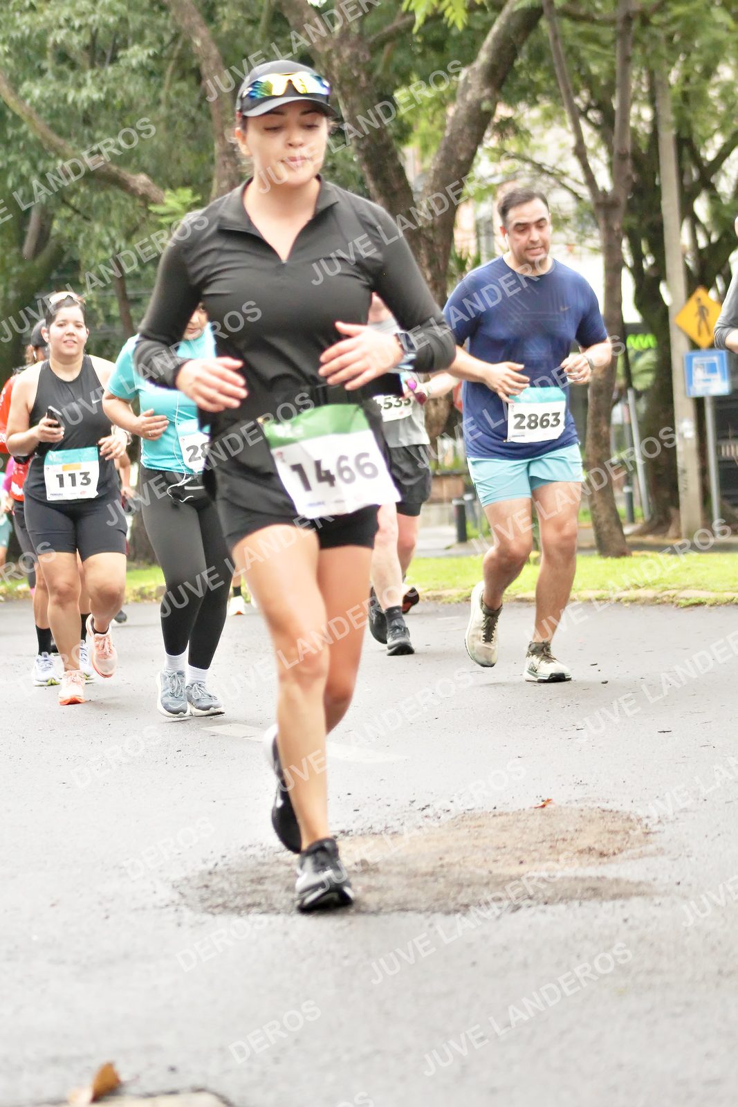 Foto del MEDIO MARATÓN ATLAS en Av. Patria, frente al Parque El Polvorín, Zapopan a las 08:43 · dorsal 1466, 2863, 113, 28
