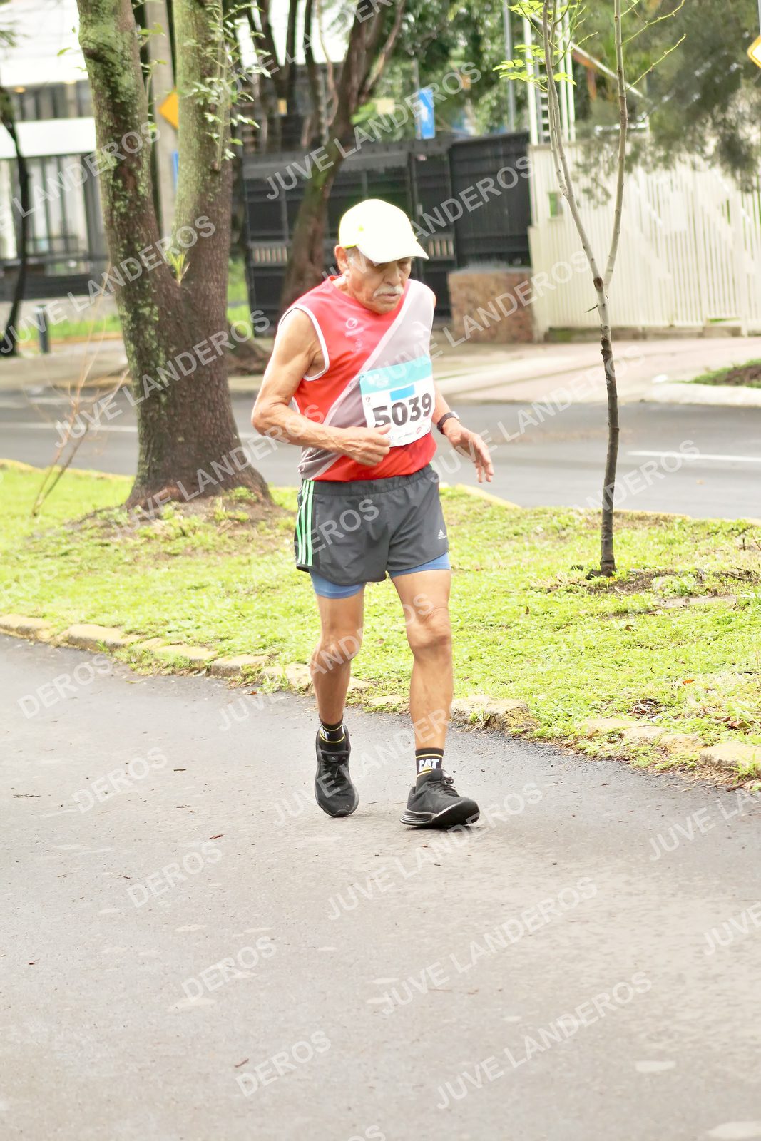 Foto del MEDIO MARATÓN ATLAS en Av. Patria, frente al Parque El Polvorín, Zapopan a las 09:01 · dorsal 5039